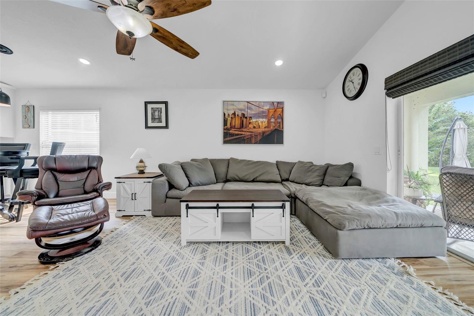 Image 19 of 57 For 4458 Lisette Circle