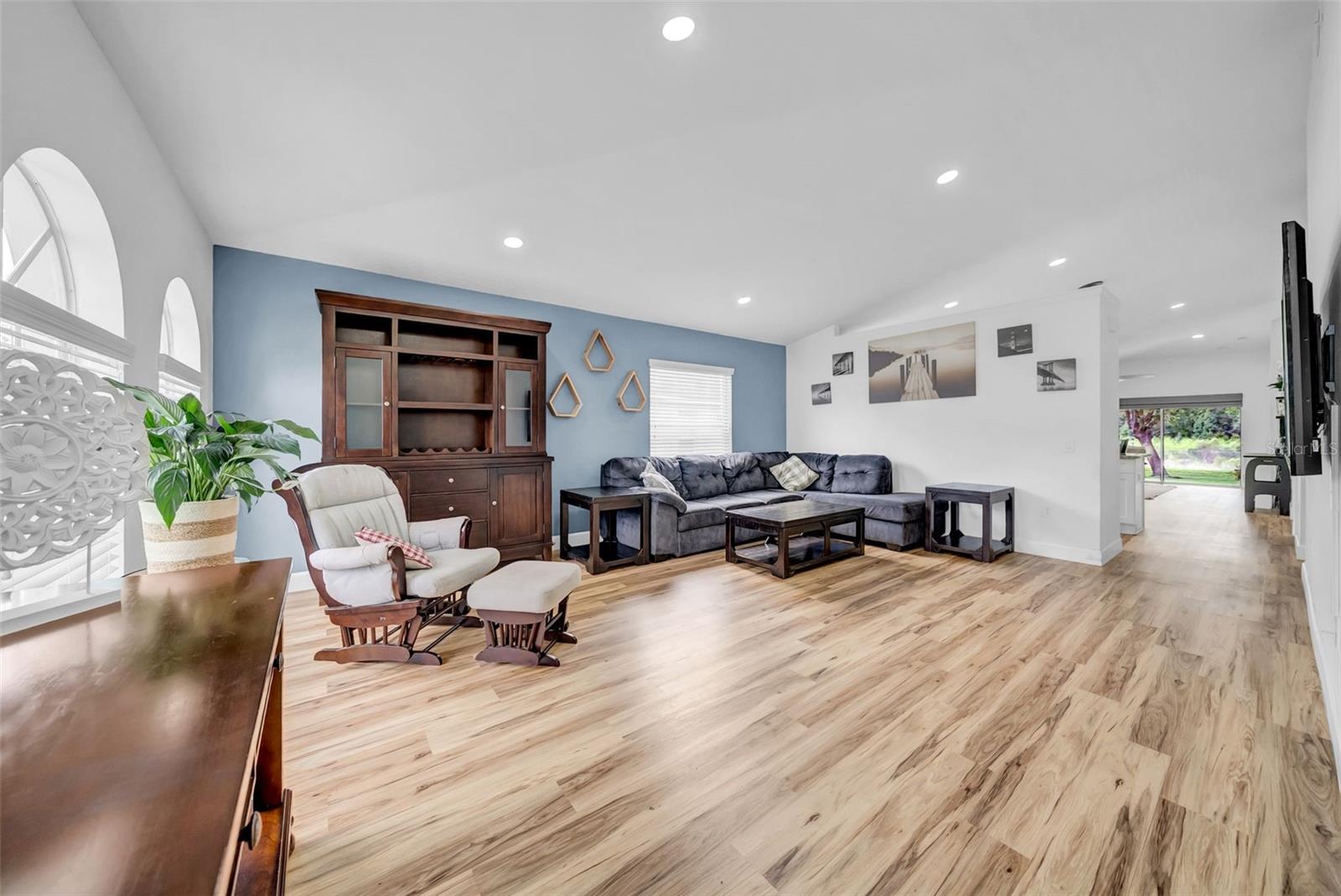 Image 7 of 57 For 4458 Lisette Circle