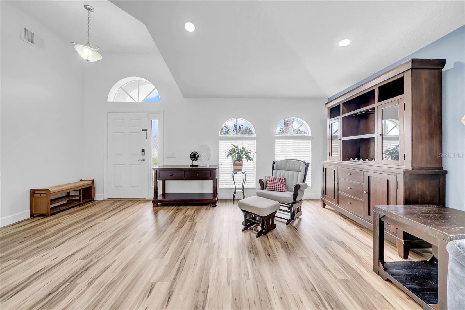 Image 8 of 57 For 4458 Lisette Circle