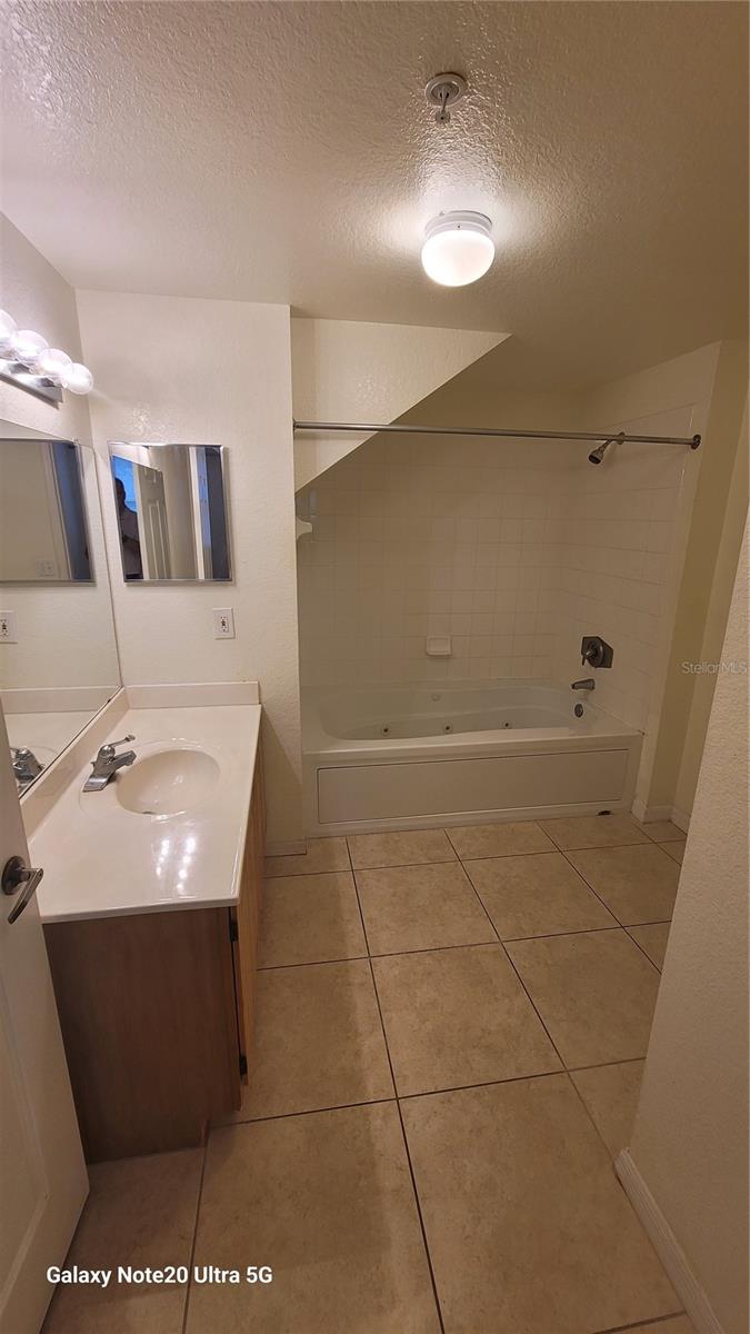 Image 6 of 12 For 4009 Venetian Bay Drive 102