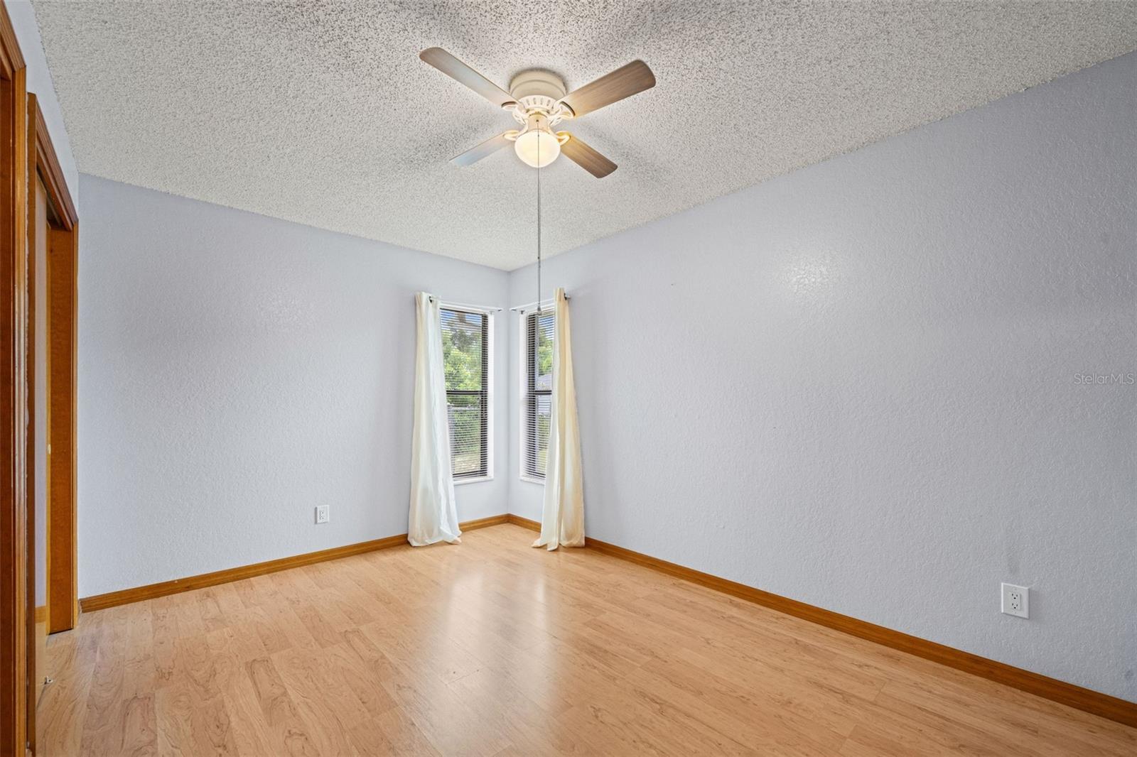 Image 20 of 46 For 246 Galaxy Avenue