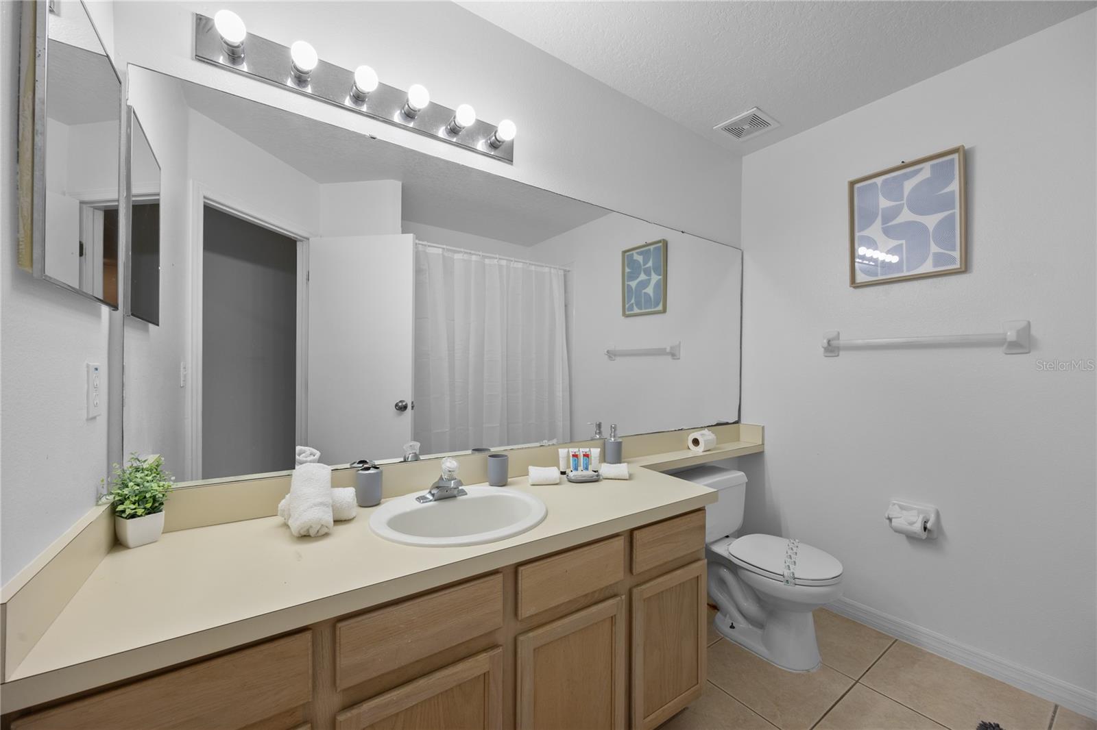 Image 33 of 51 For 2116 Cypress Bay Boulevard