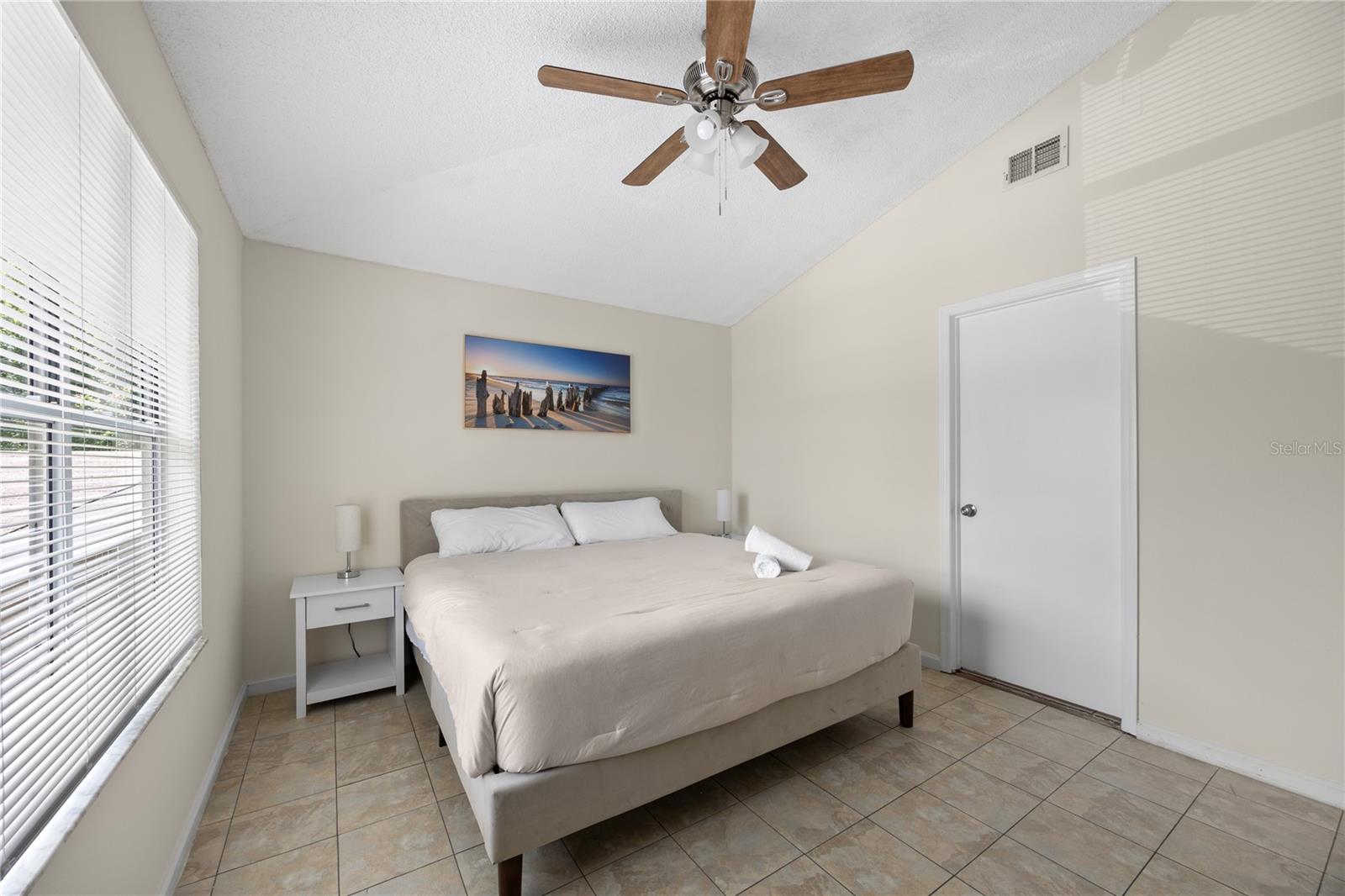 Image 36 of 51 For 2116 Cypress Bay Boulevard