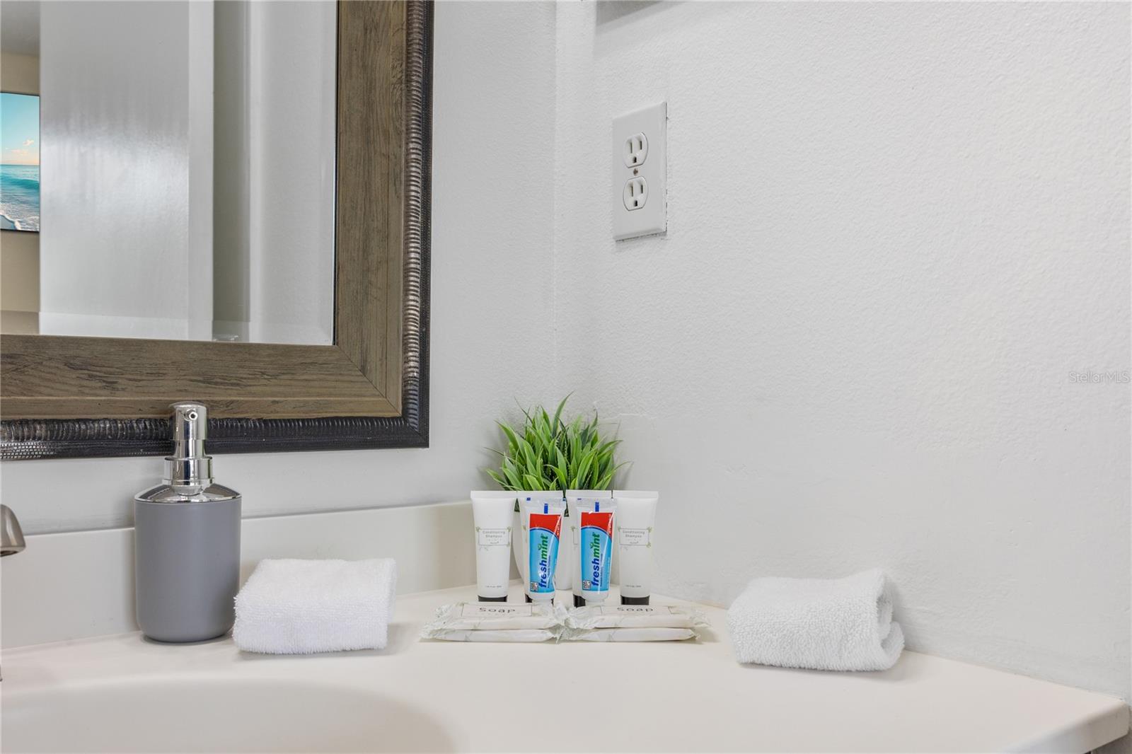 Image 40 of 51 For 2116 Cypress Bay Boulevard