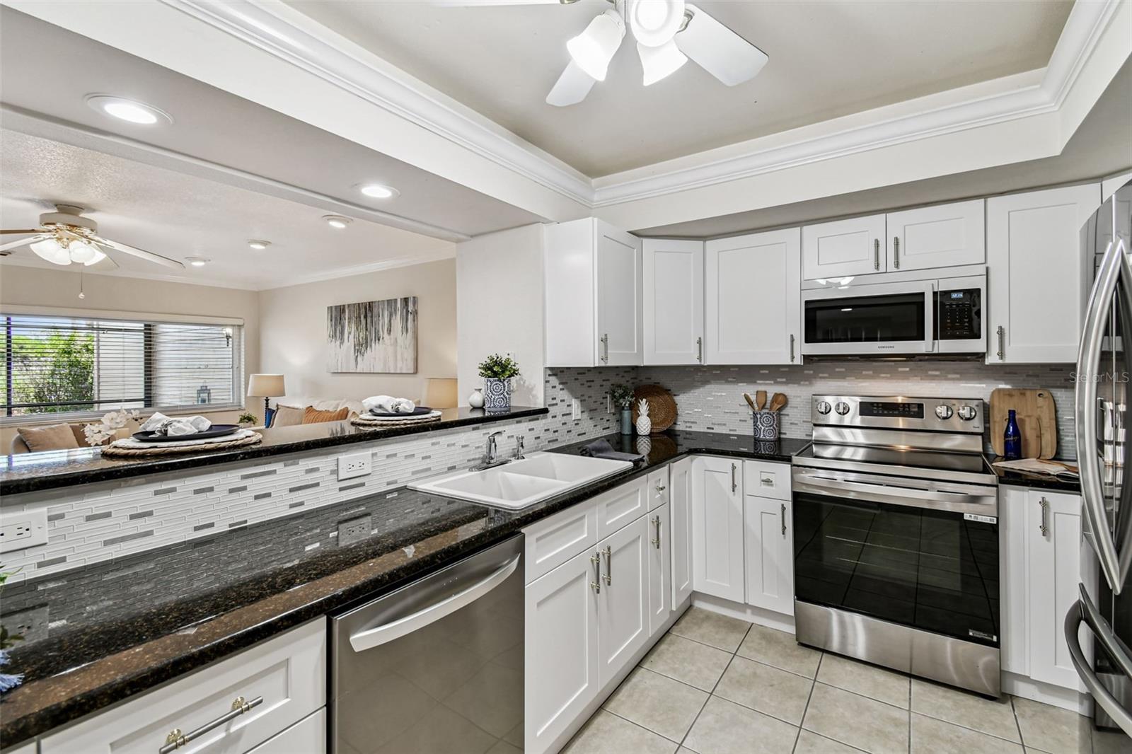 Image 19 of 82 For 2455 Lake Point Lane