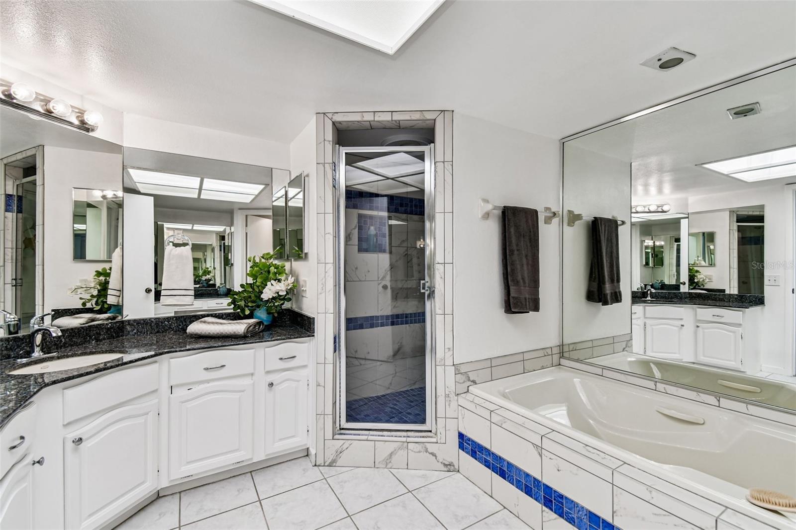 Image 41 of 82 For 2455 Lake Point Lane