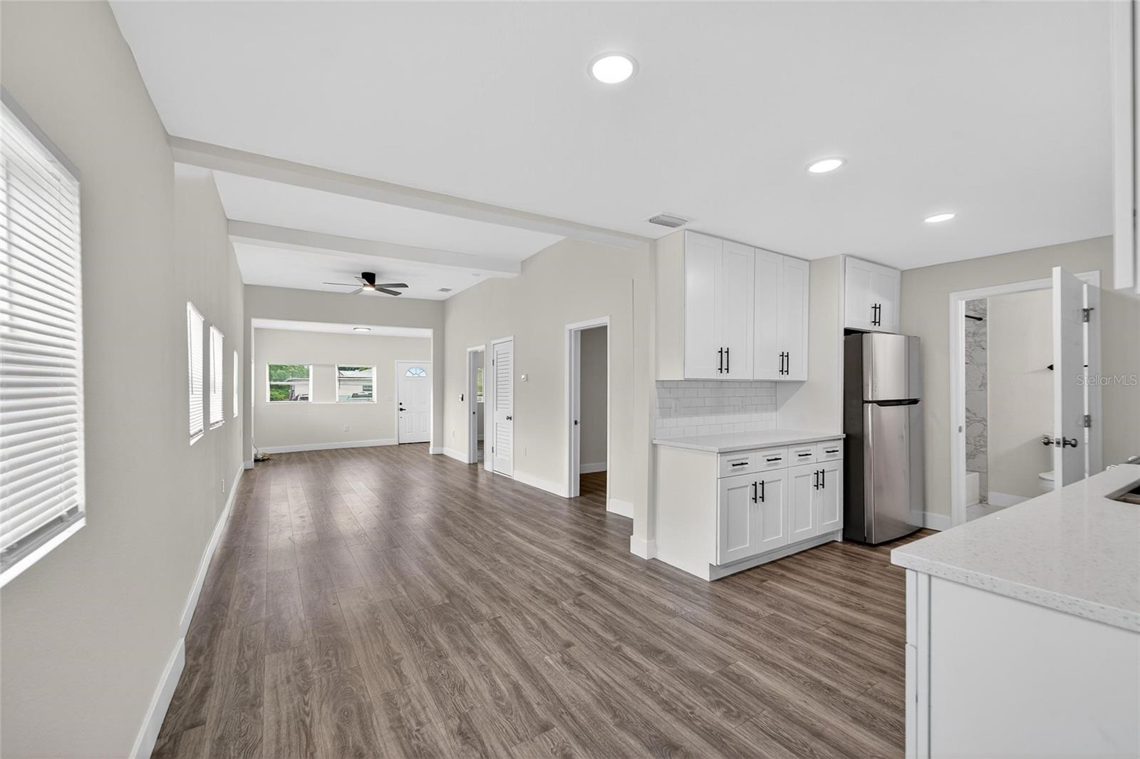 Image 16 of 48 For 2525 Beach Street