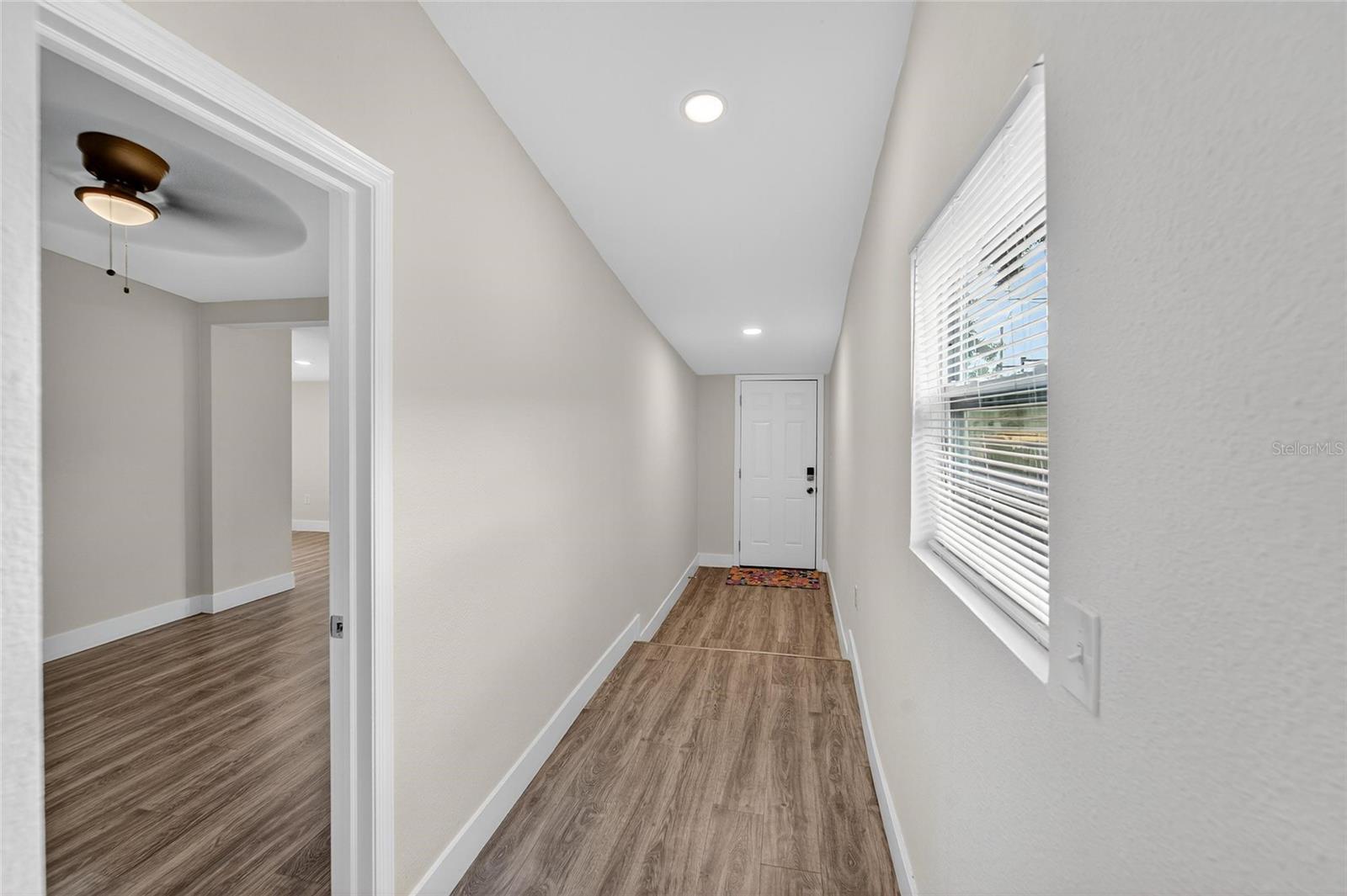 Image 17 of 48 For 2525 Beach Street