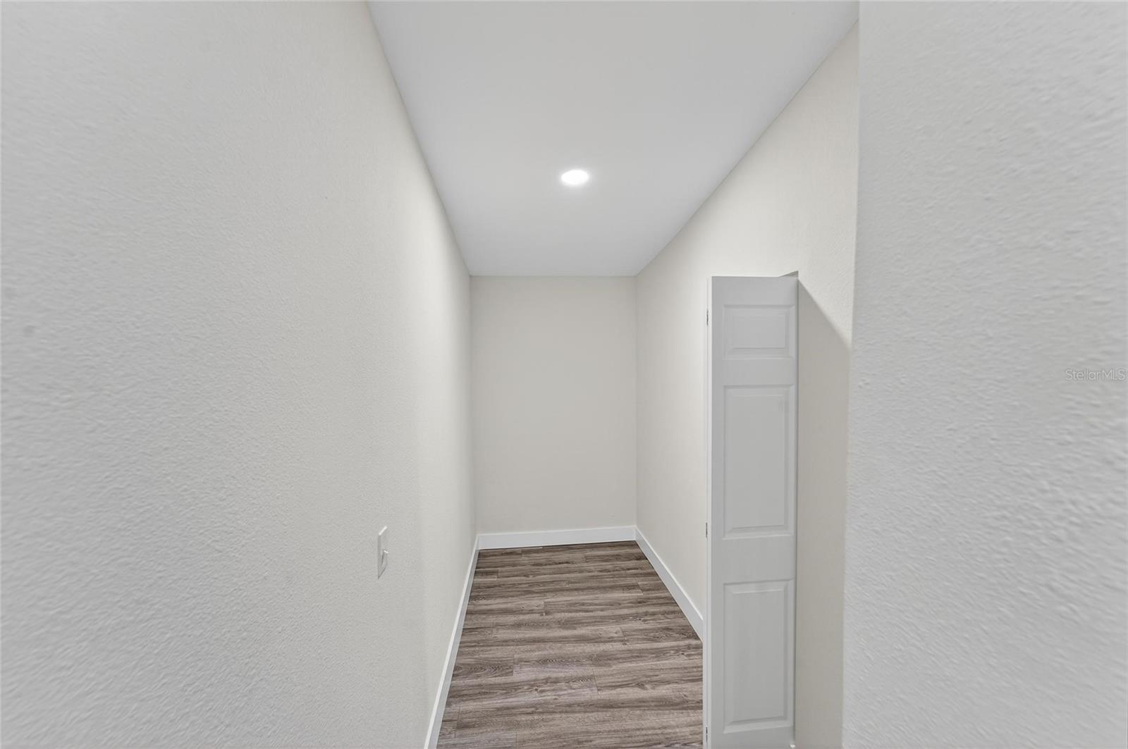 Image 18 of 48 For 2525 Beach Street