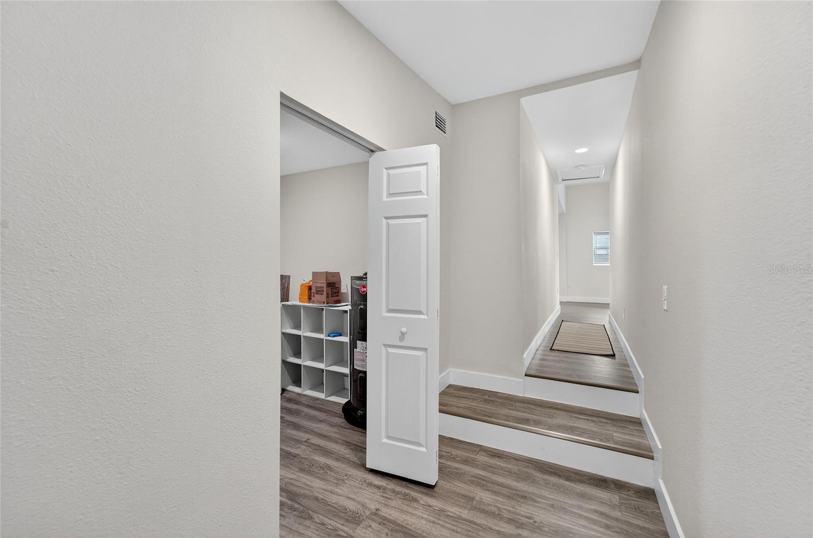 Image 19 of 48 For 2525 Beach Street