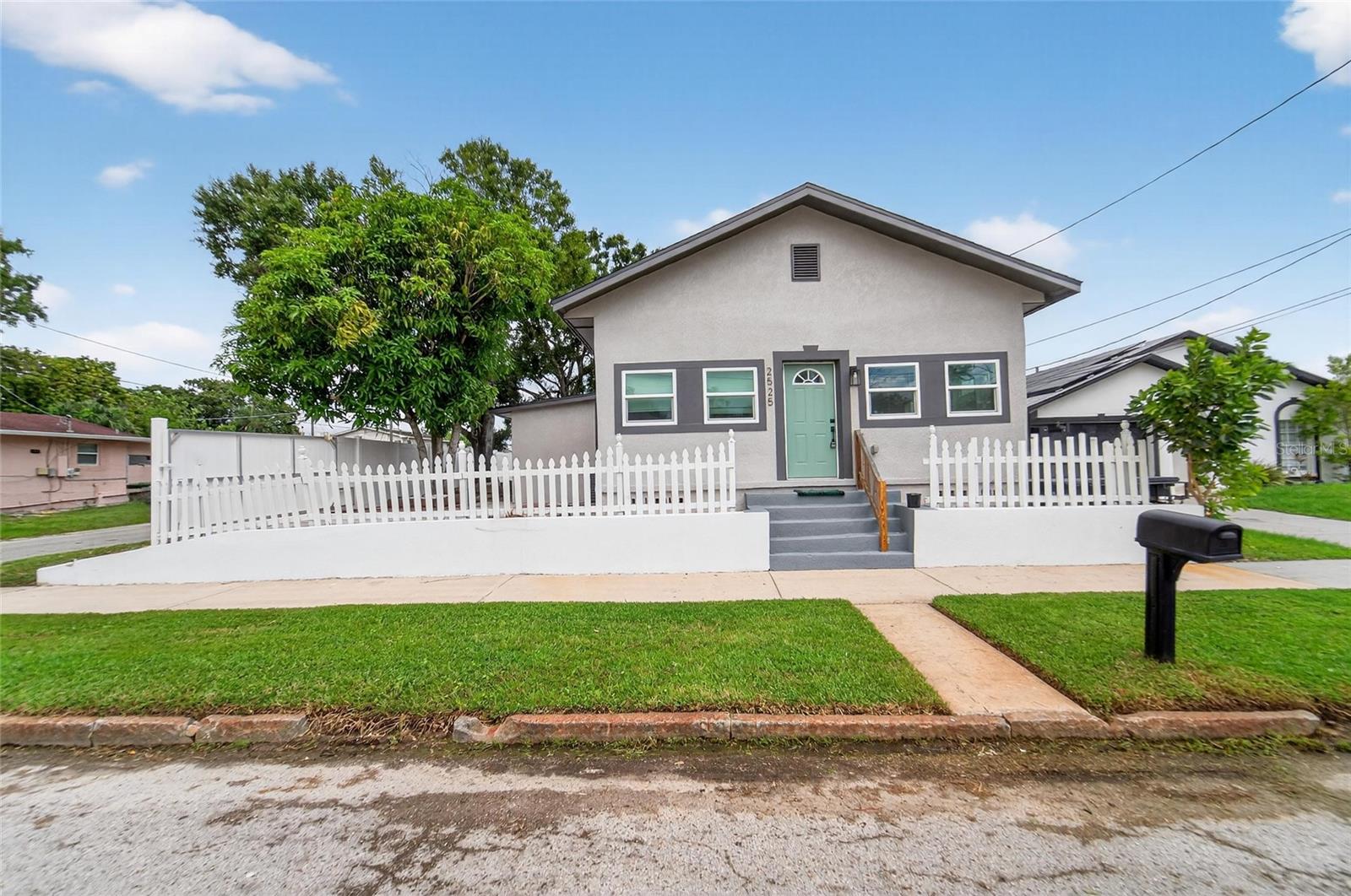 Image 2 of 48 For 2525 Beach Street