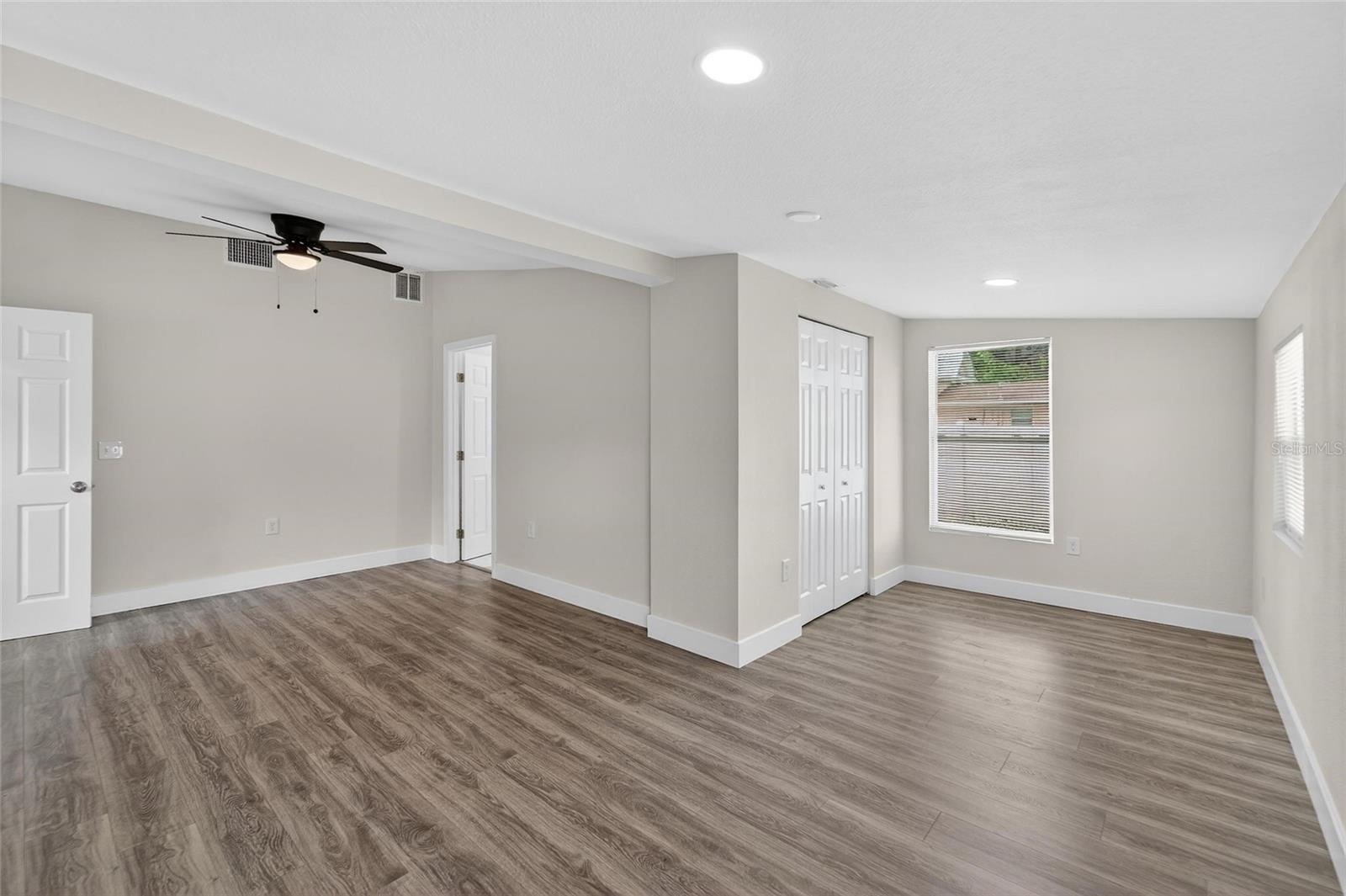 Image 33 of 48 For 2525 Beach Street