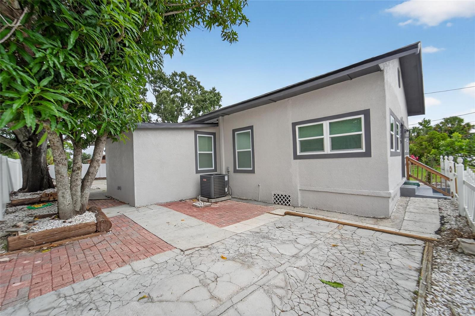 Image 42 of 48 For 2525 Beach Street
