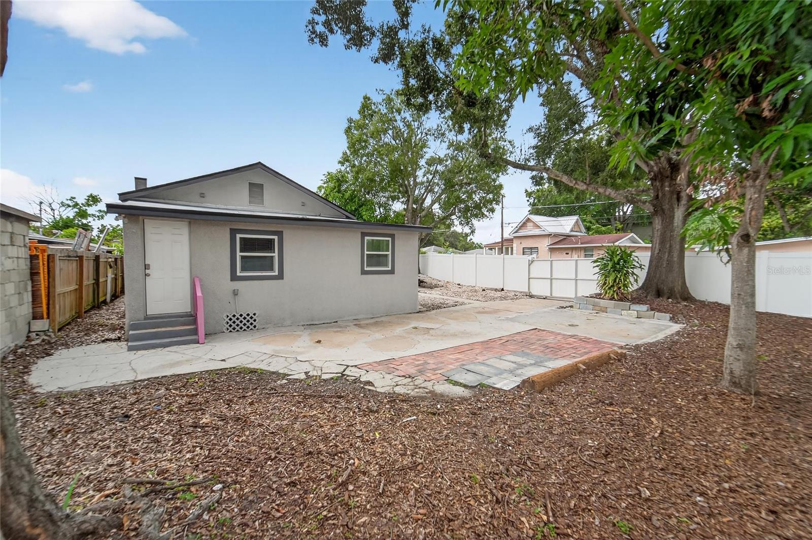 Image 46 of 48 For 2525 Beach Street