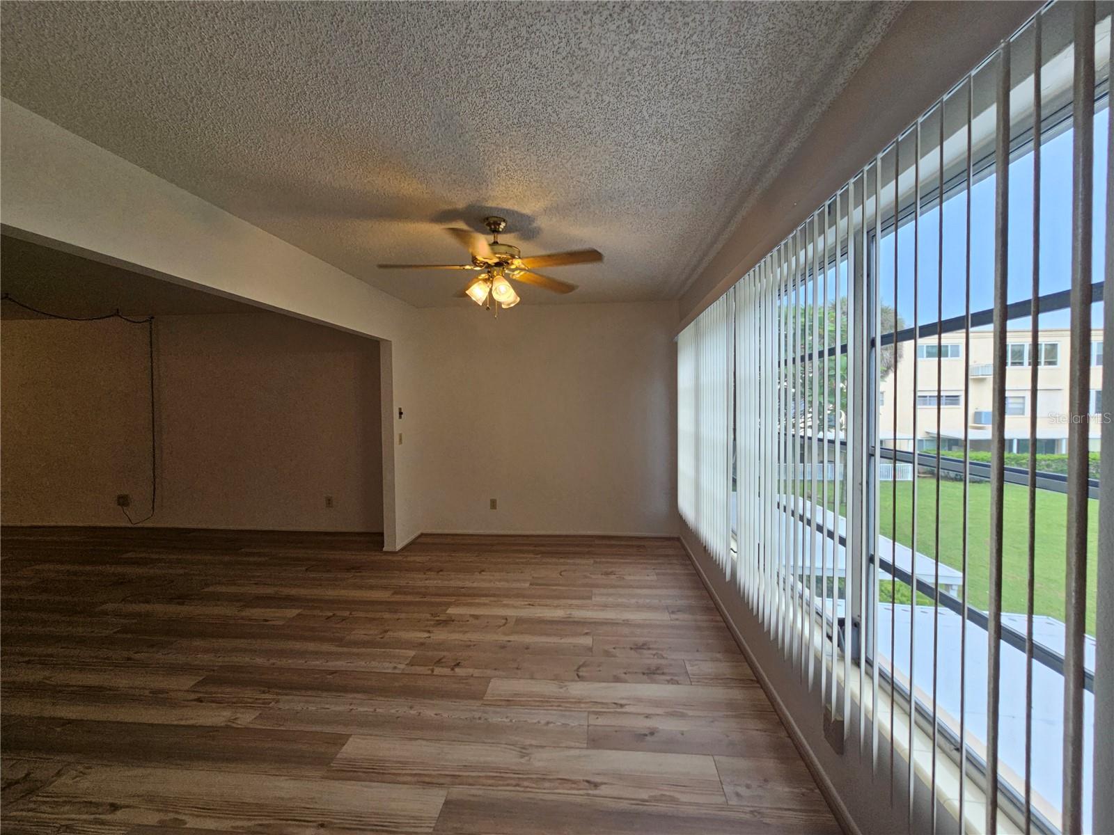 Image 10 of 68 For 2383 Netherlands Drive 39