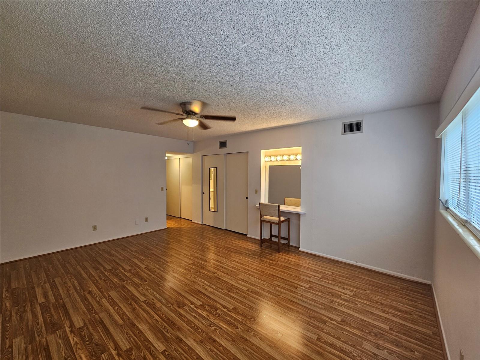 Image 14 of 68 For 2383 Netherlands Drive 39