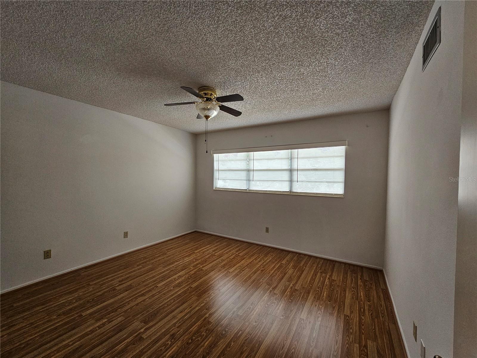 Image 19 of 68 For 2383 Netherlands Drive 39
