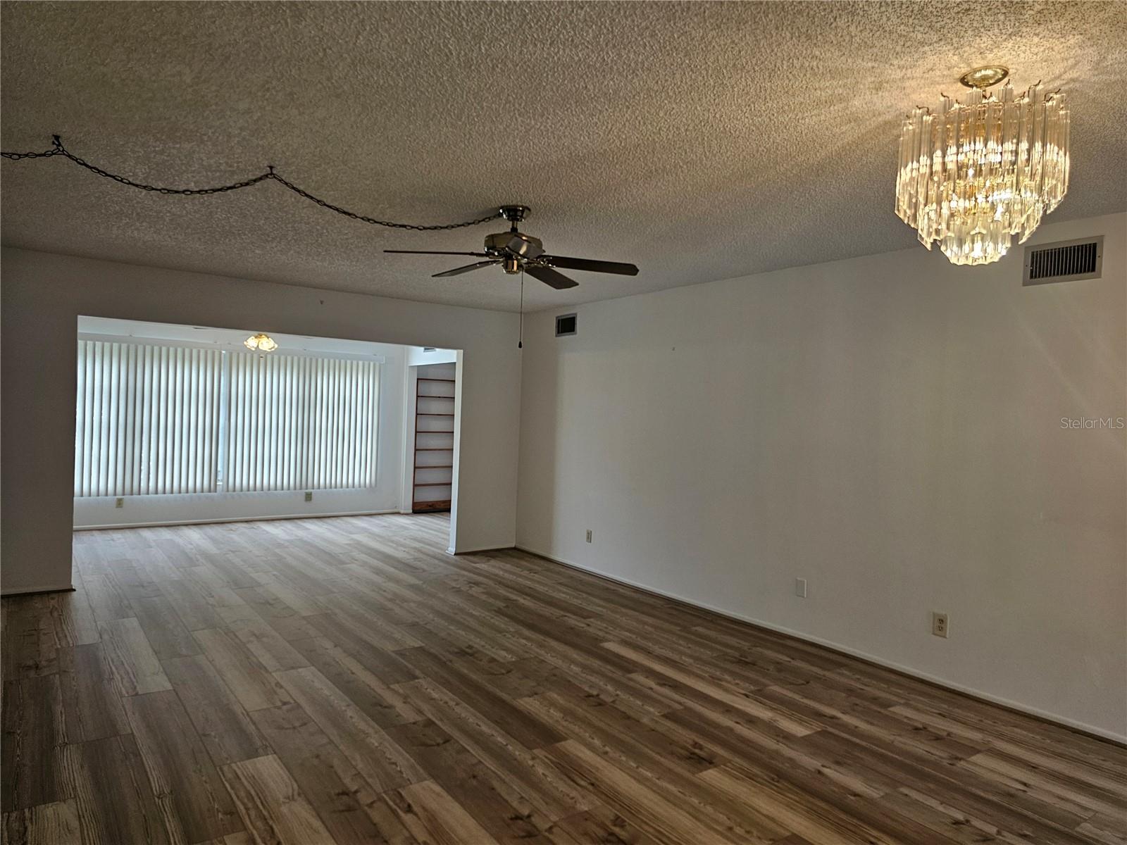 Image 8 of 68 For 2383 Netherlands Drive 39