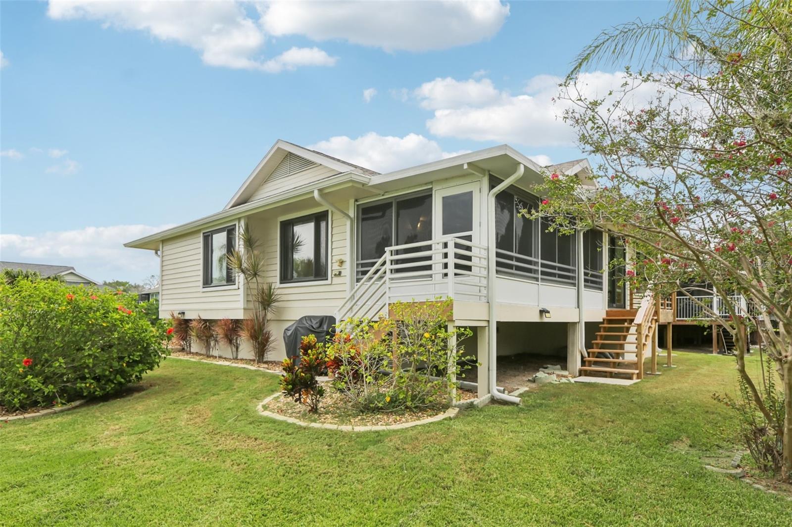 Image 11 of 39 For 1007 Lake Avoca Drive
