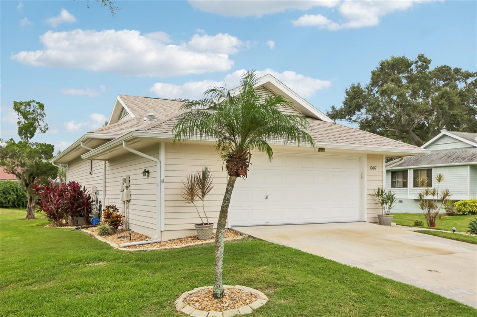 Image 14 of 39 For 1007 Lake Avoca Drive