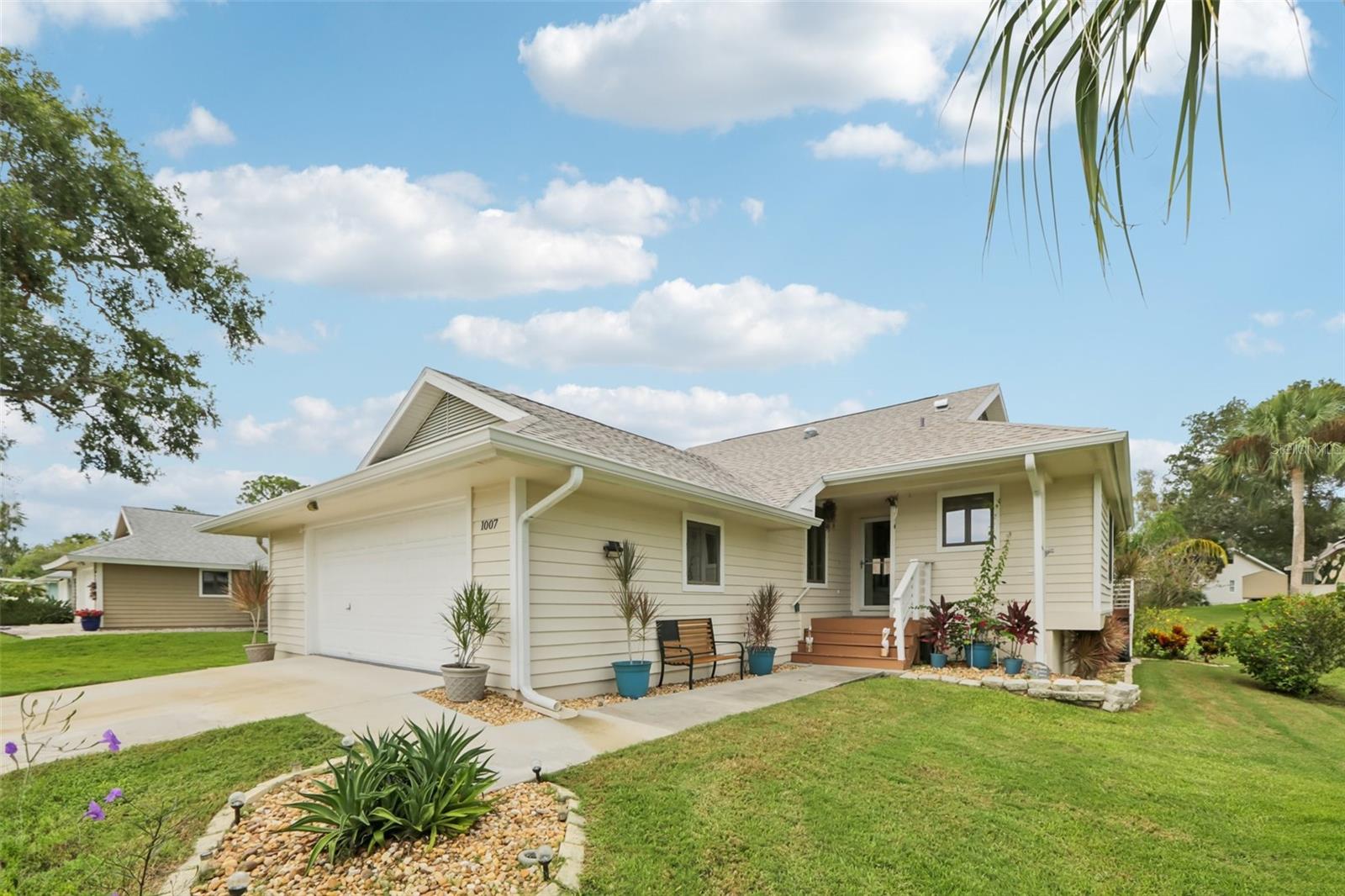 Image 16 of 39 For 1007 Lake Avoca Drive