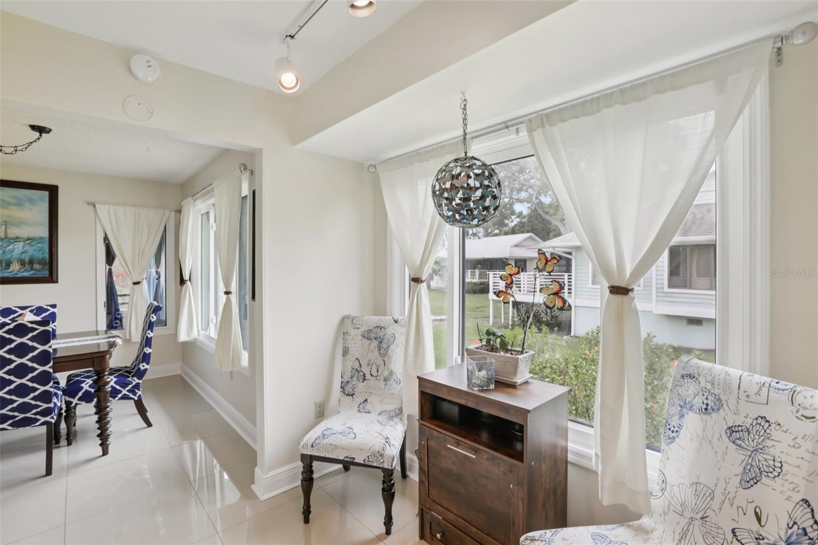 Image 22 of 39 For 1007 Lake Avoca Drive