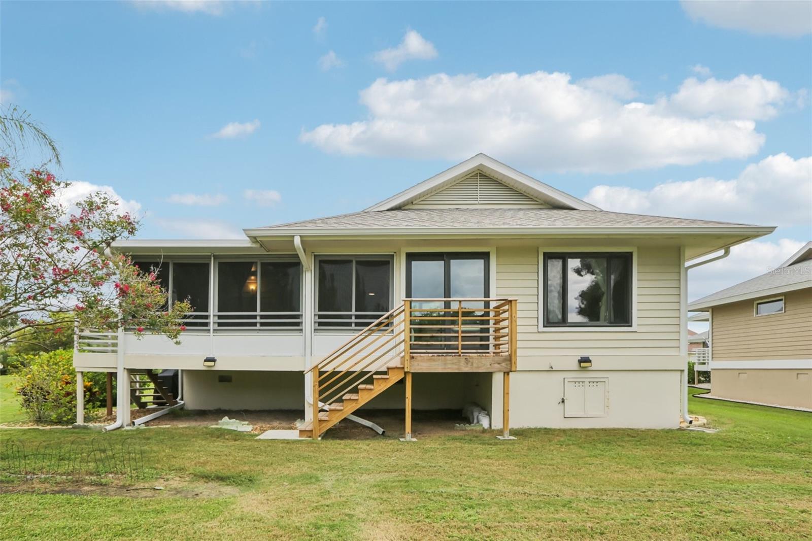 Image 37 of 39 For 1007 Lake Avoca Drive