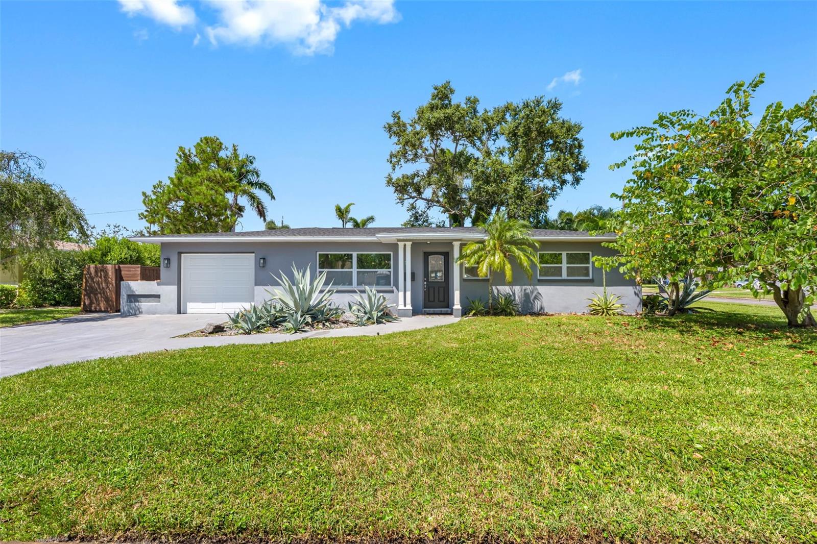 Details for 439 Capri Way Ne, ST PETERSBURG, FL 33704
