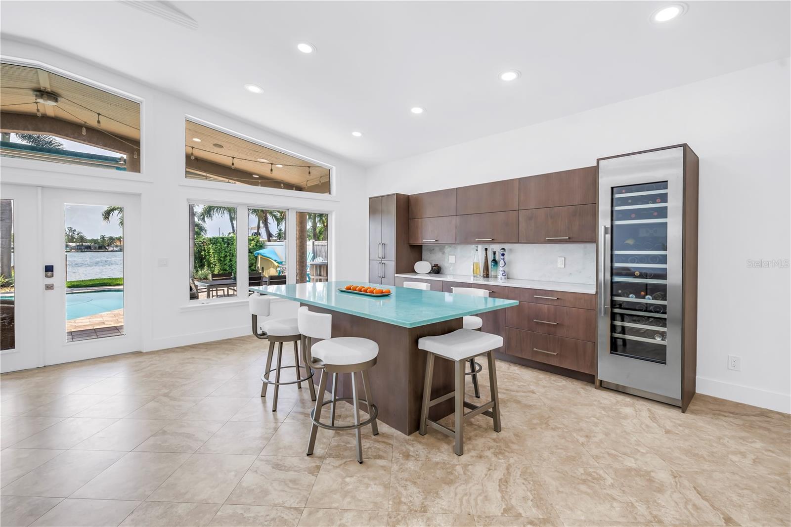 Listing photo id 9 for 16 Treasure Lane