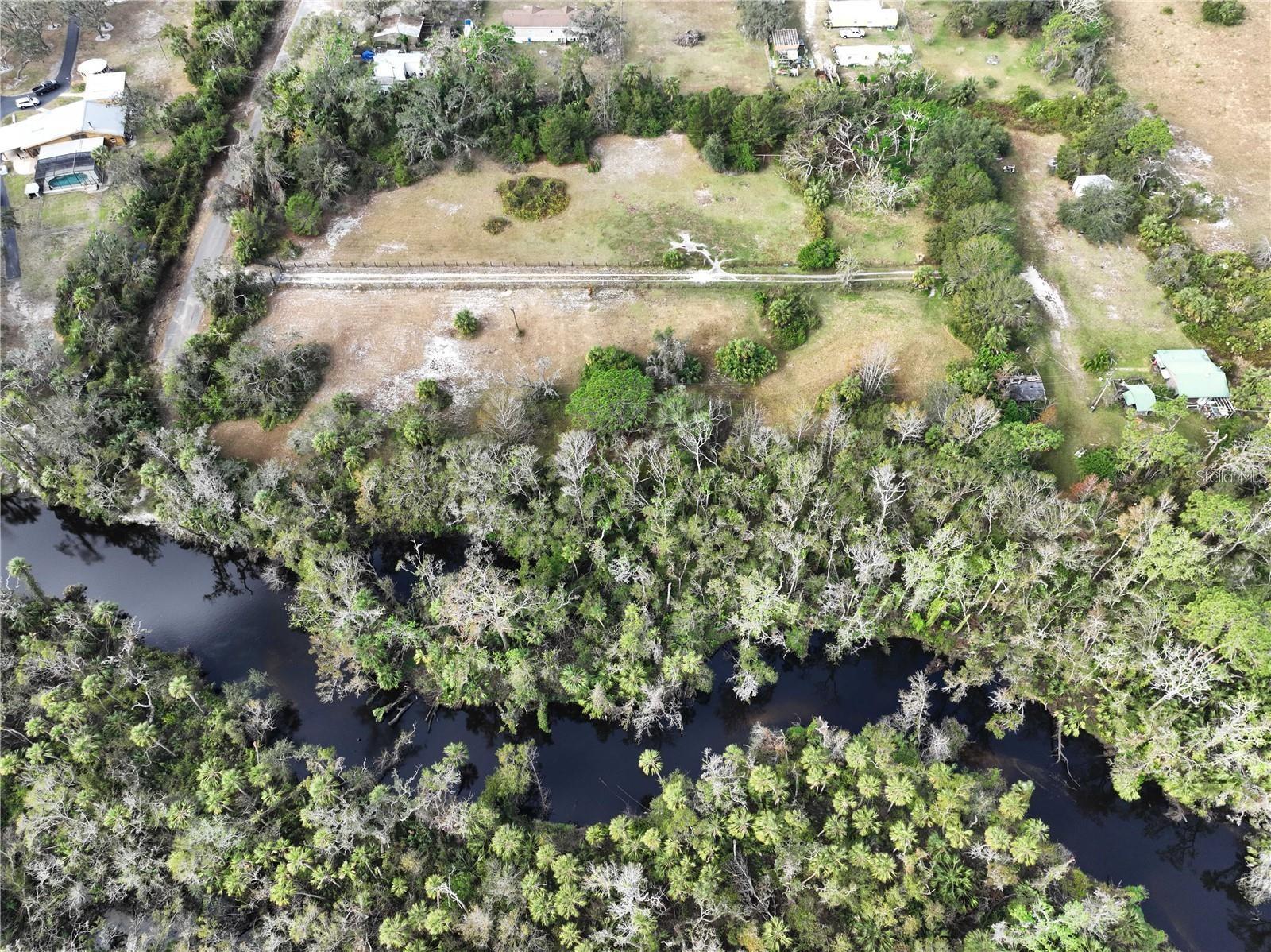 Listing photo id 9 for 3350 39th Avenue Se