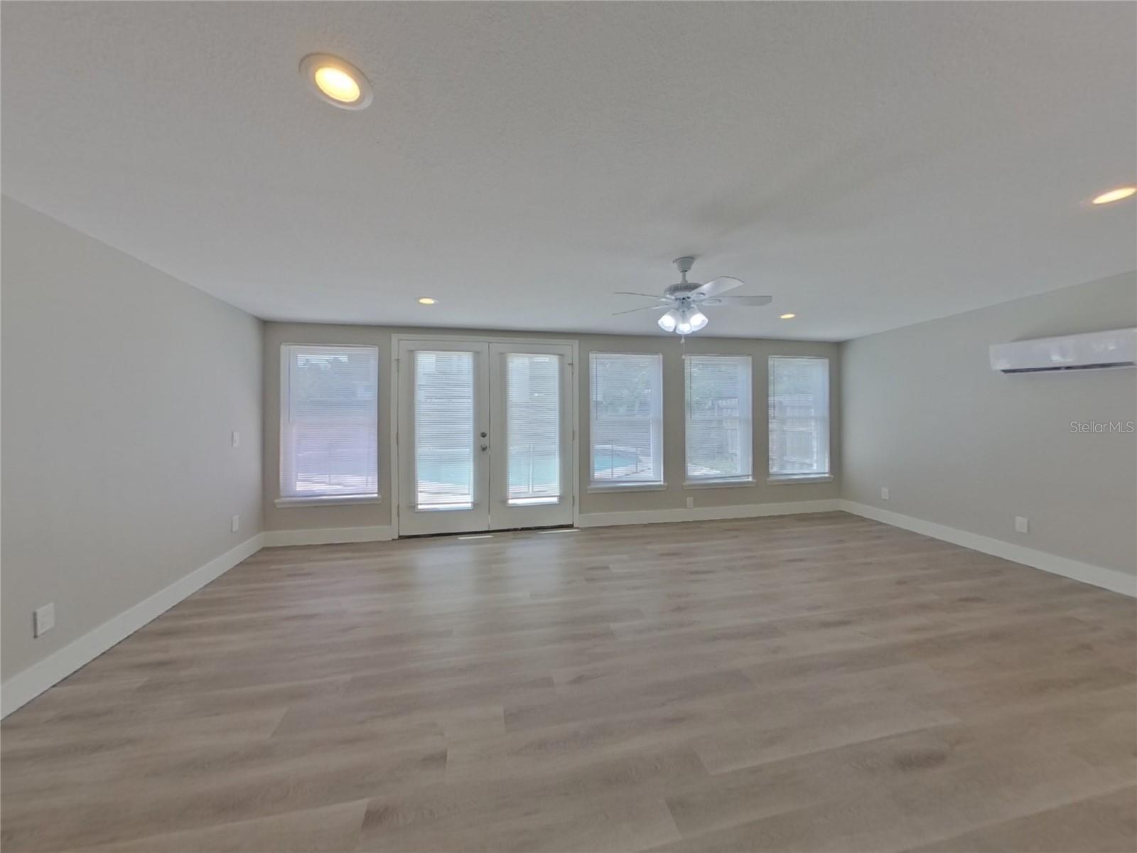 Image 11 of 15 For 4102 Bay Avenue