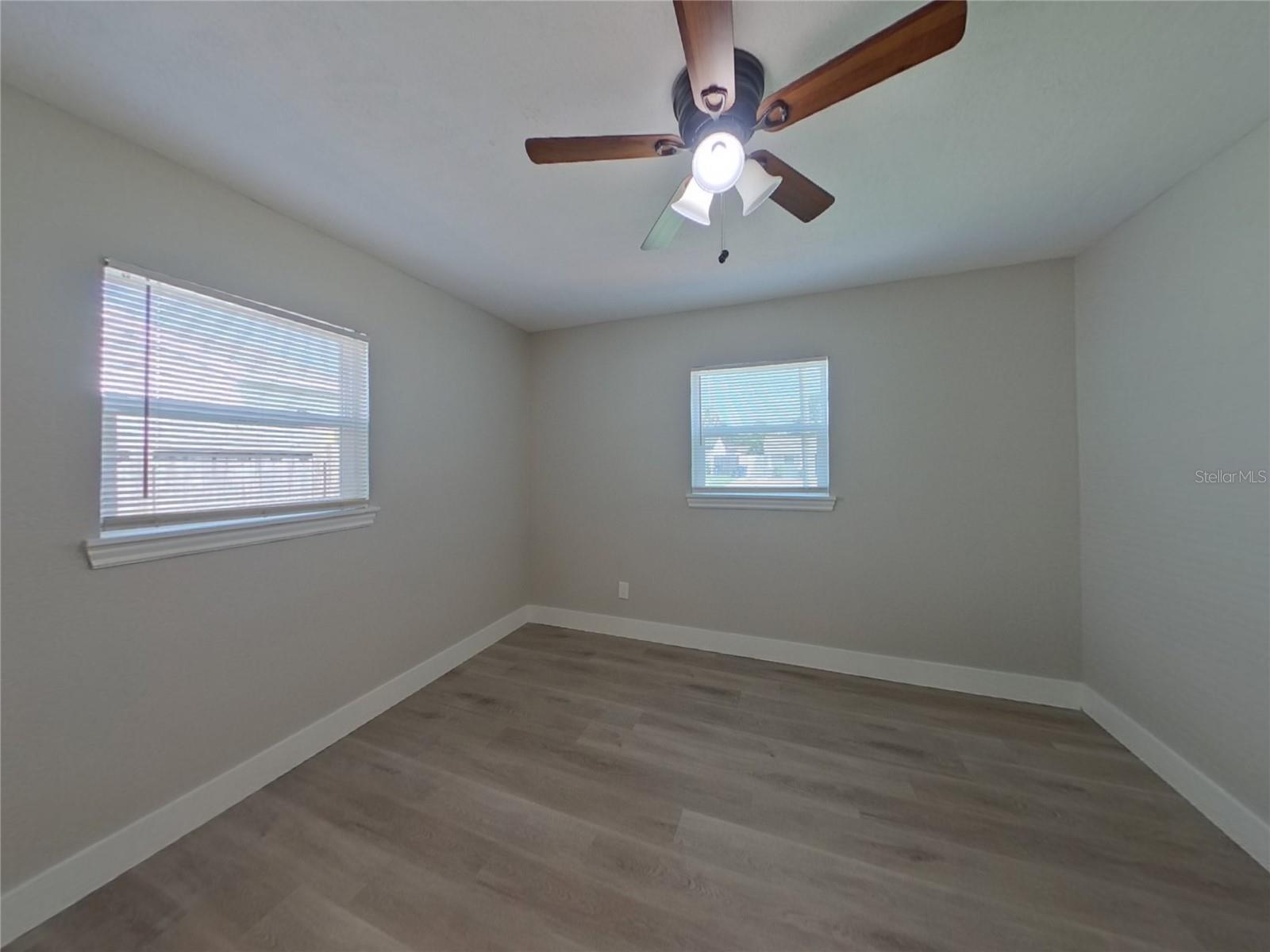 Image 5 of 15 For 4102 Bay Avenue
