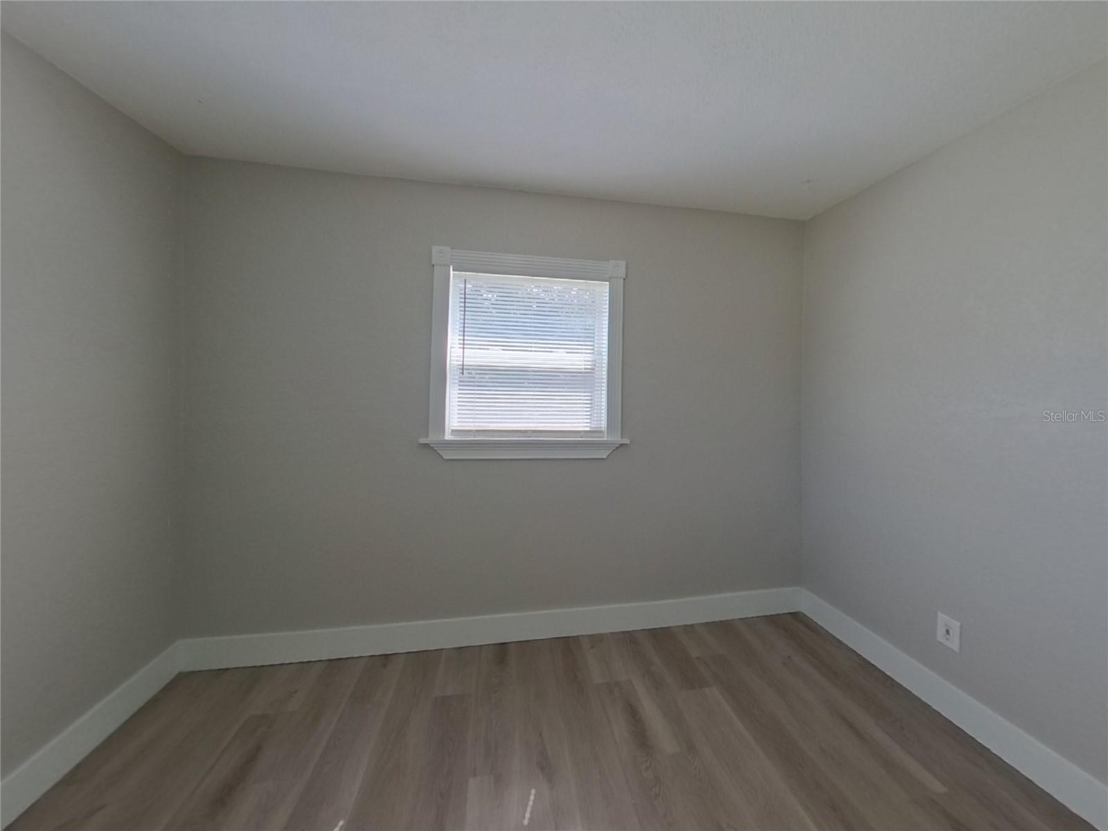 Image 7 of 15 For 4102 Bay Avenue