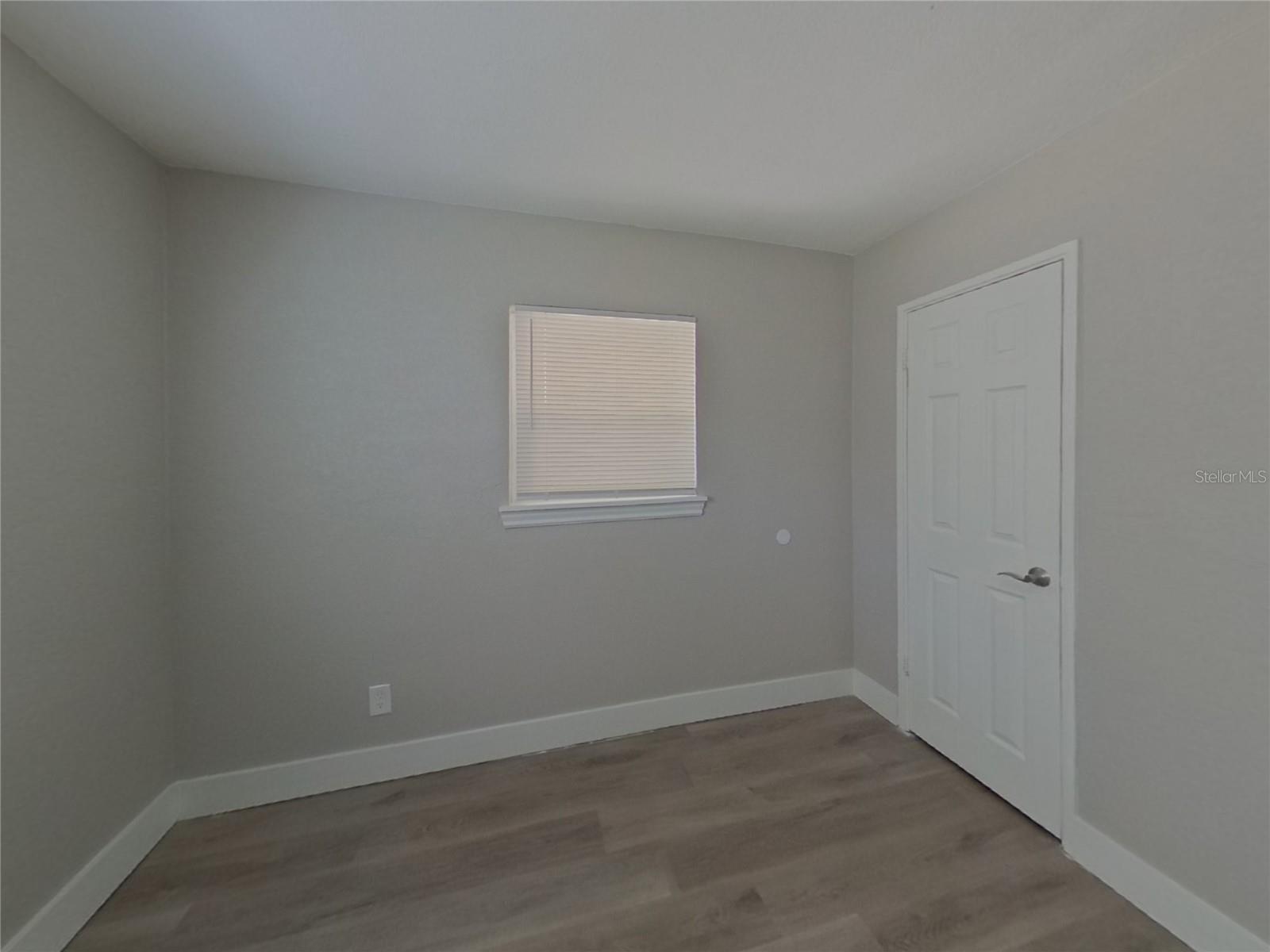 Image 8 of 15 For 4102 Bay Avenue