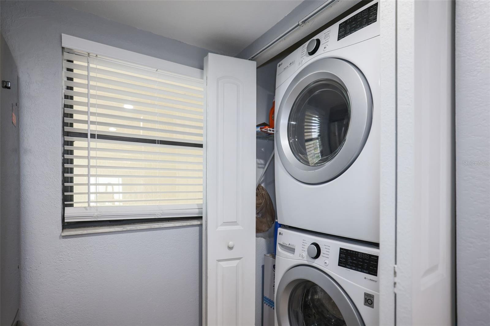 Image 11 of 37 For 14401 Gulf Boulevard 106