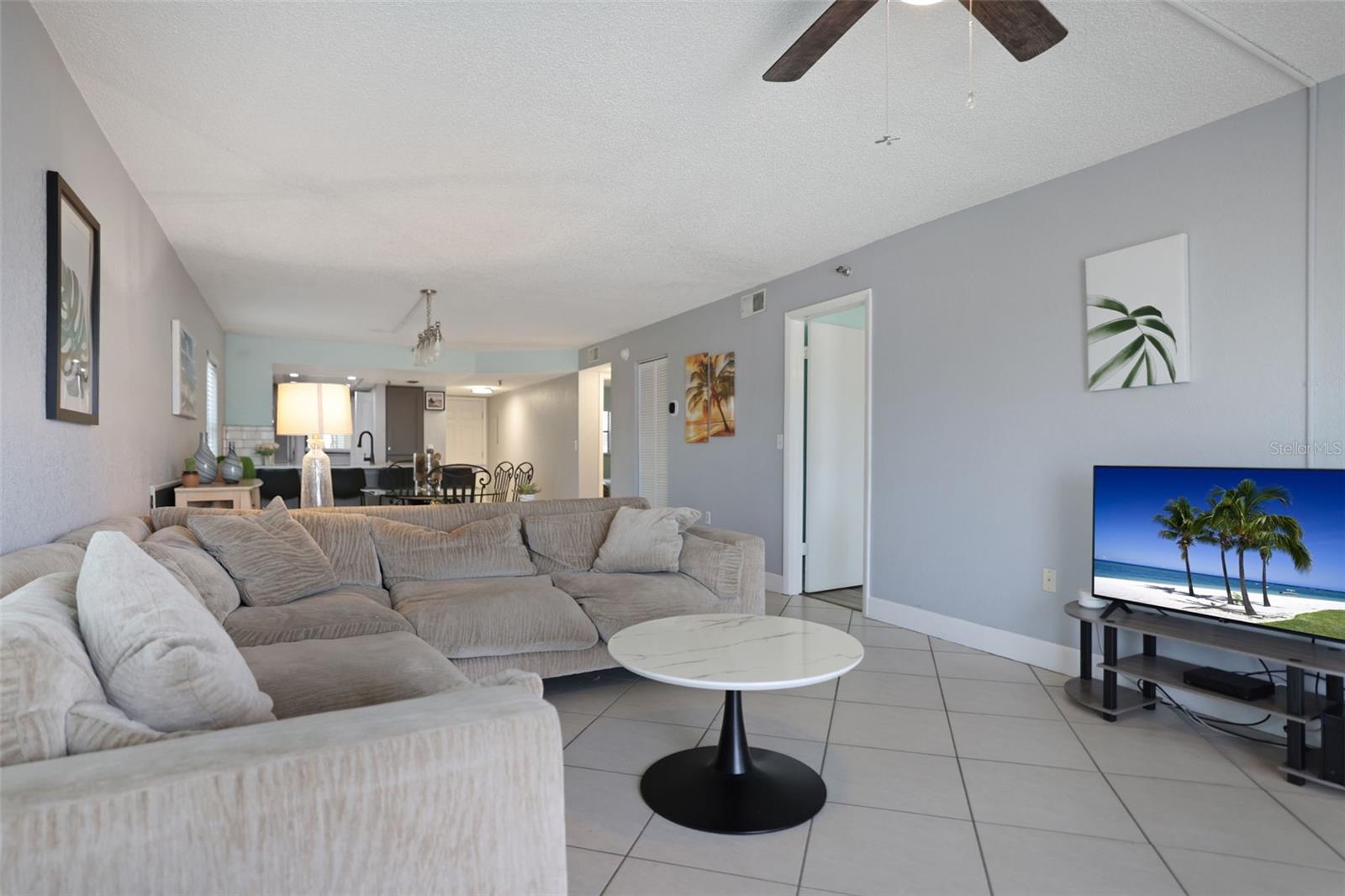 Image 16 of 37 For 14401 Gulf Boulevard 106