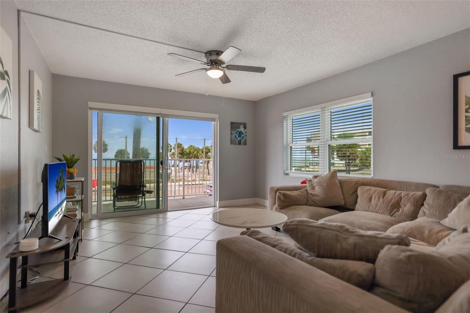 Image 17 of 37 For 14401 Gulf Boulevard 106