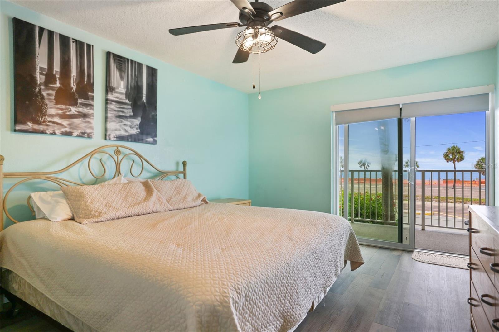 Image 19 of 37 For 14401 Gulf Boulevard 106
