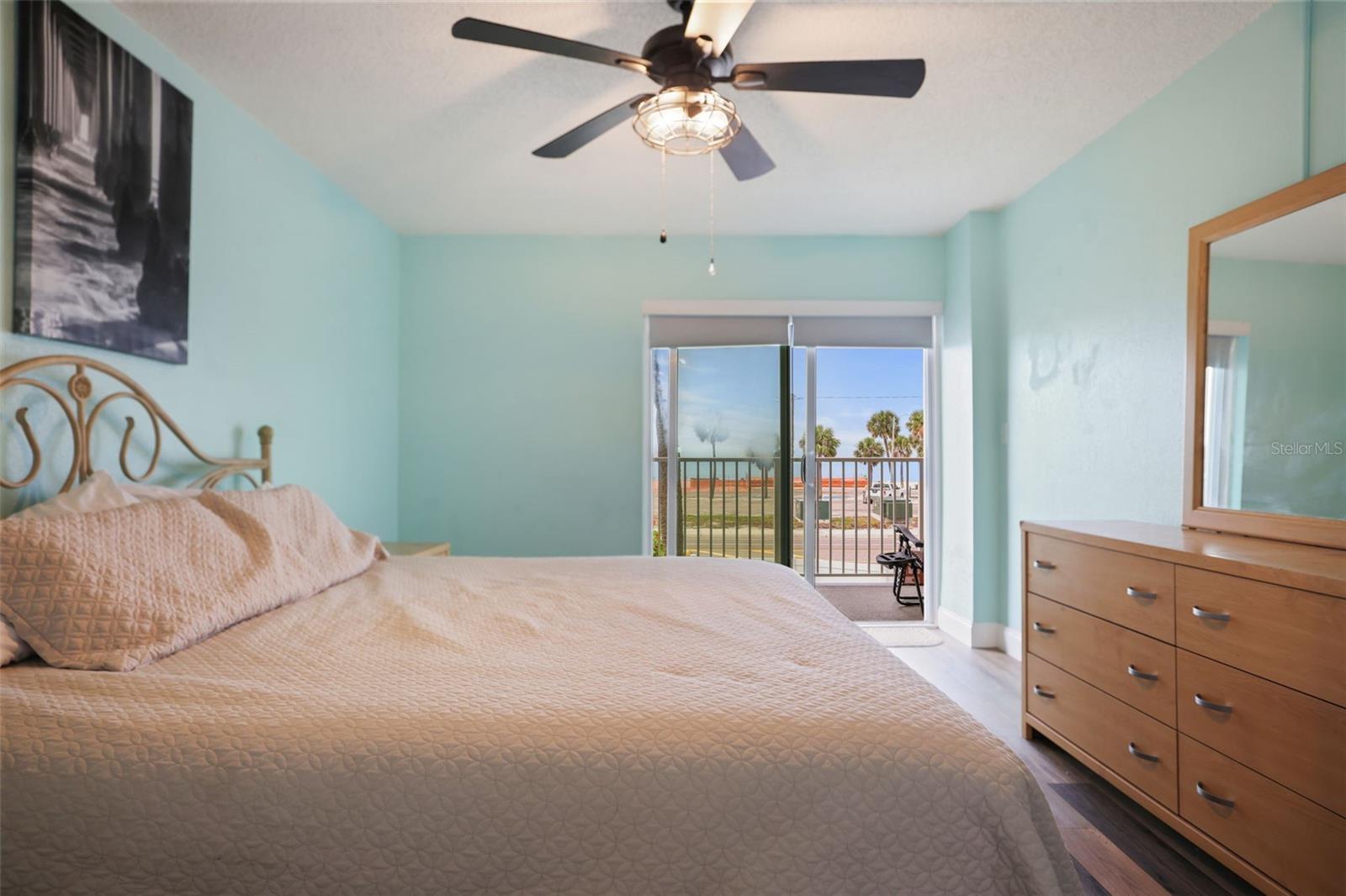 Image 20 of 37 For 14401 Gulf Boulevard 106