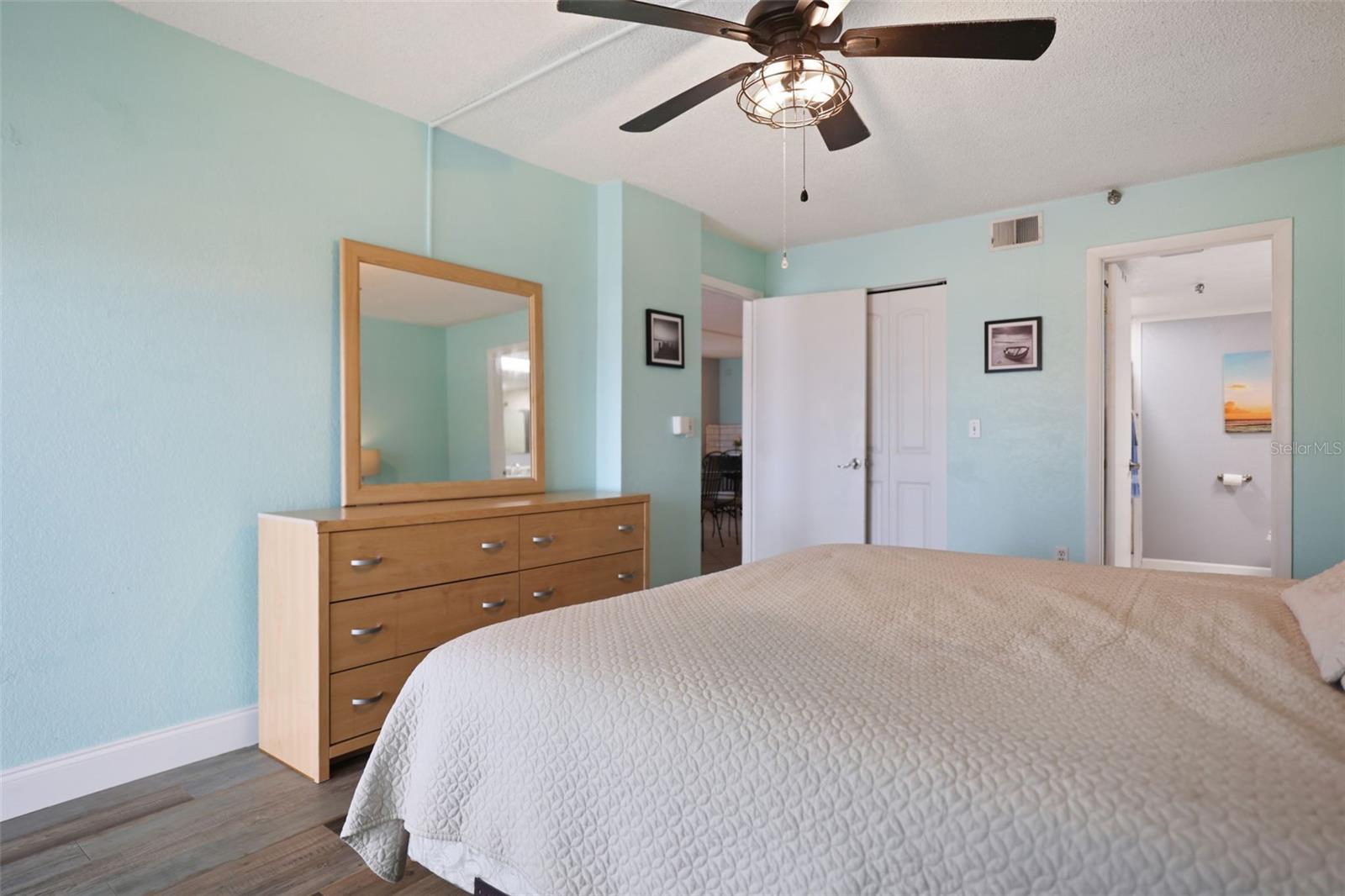 Image 22 of 37 For 14401 Gulf Boulevard 106
