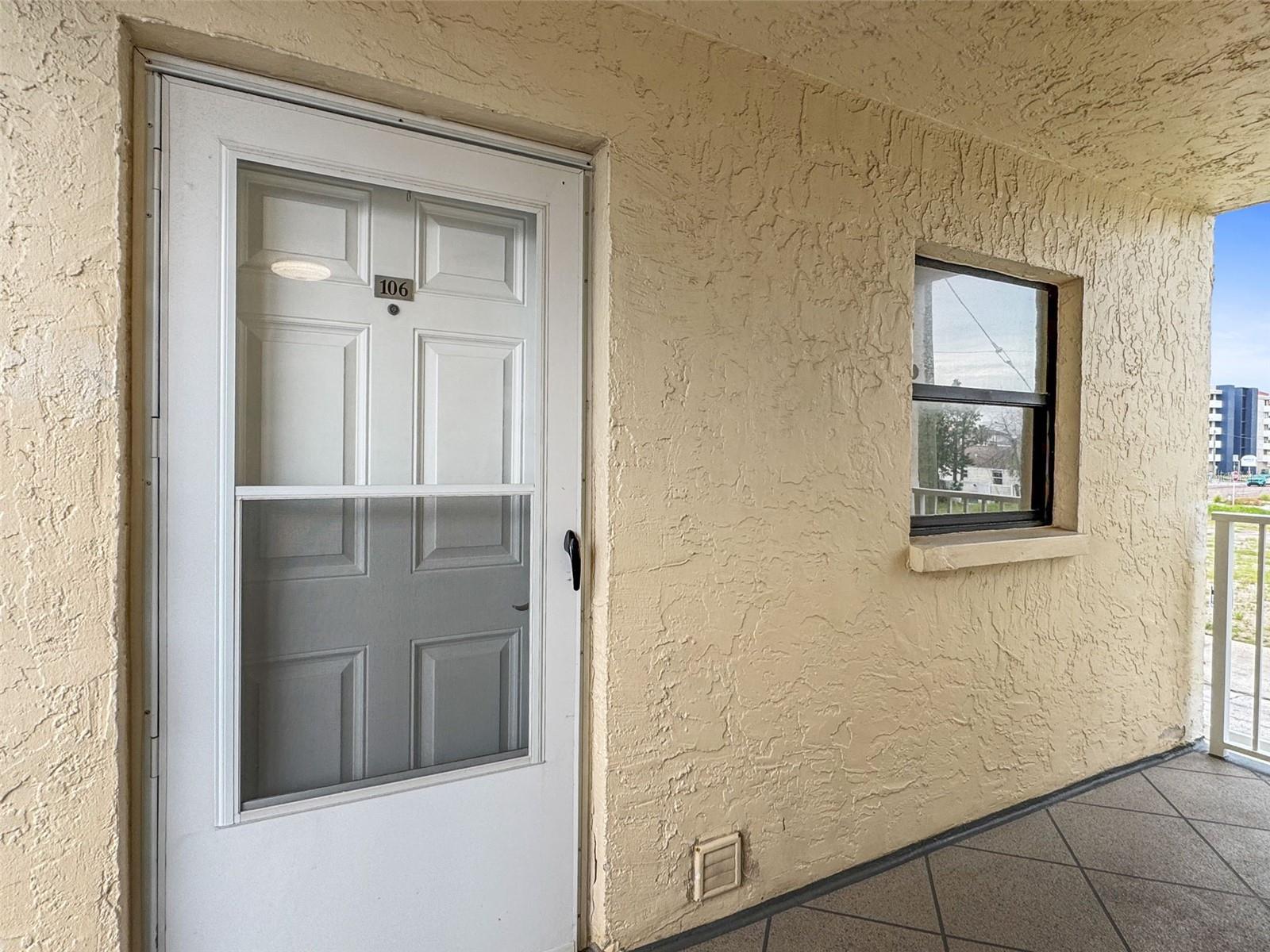 Image 32 of 37 For 14401 Gulf Boulevard 106