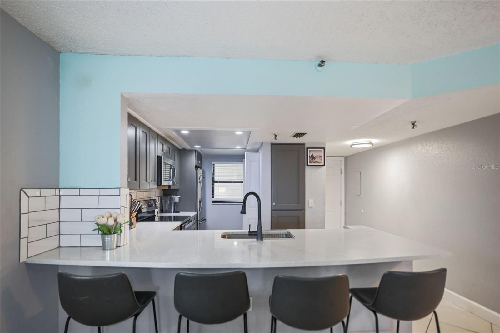 Image 7 of 37 For 14401 Gulf Boulevard 106