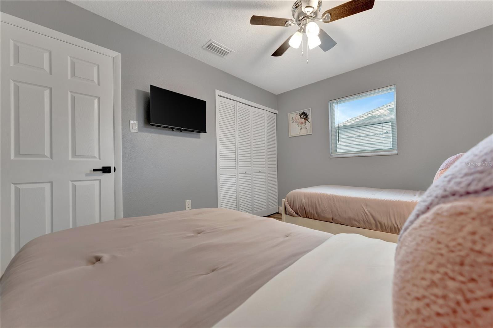 Image 31 of 64 For 2918 19th Place Sw