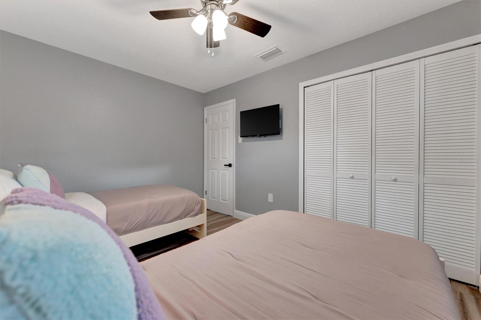 Image 32 of 64 For 2918 19th Place Sw