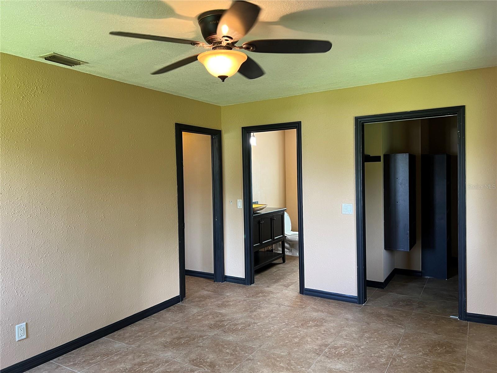 Image 23 of 27 For 22481 Westchester Boulevard B27