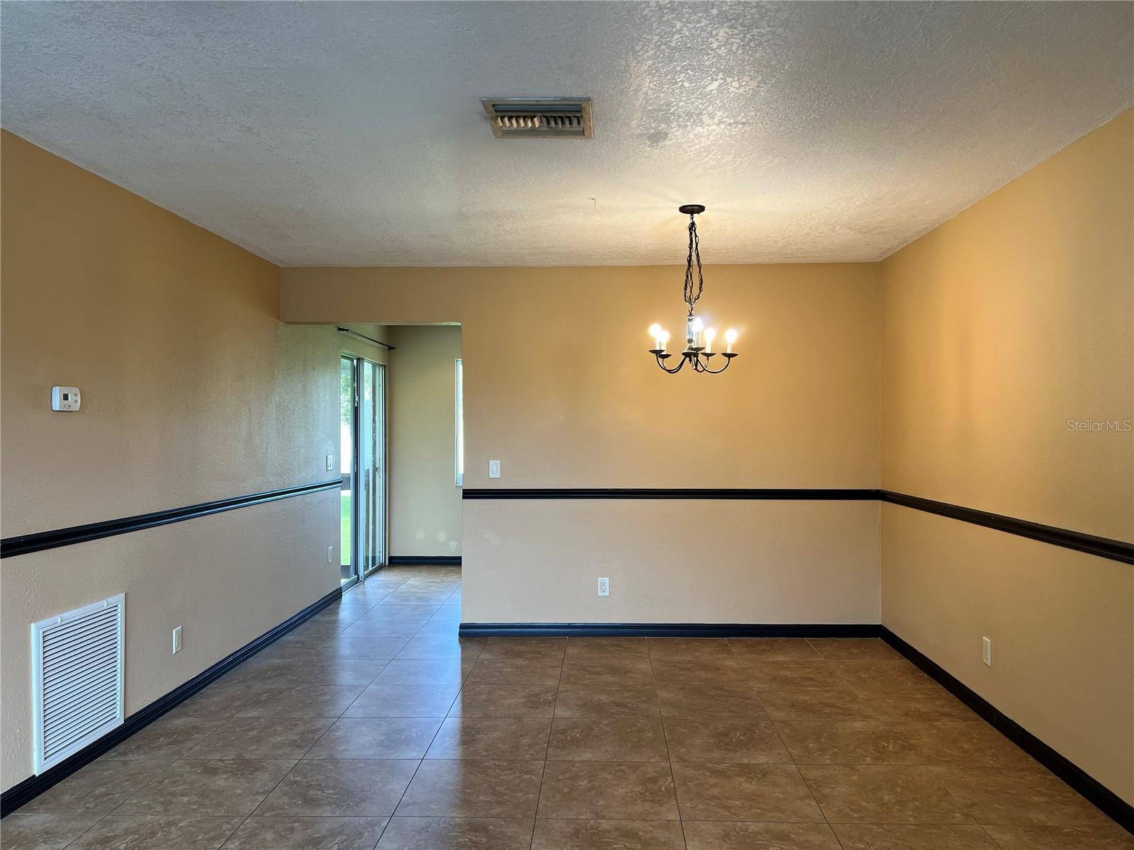 Image 5 of 27 For 22481 Westchester Boulevard B27