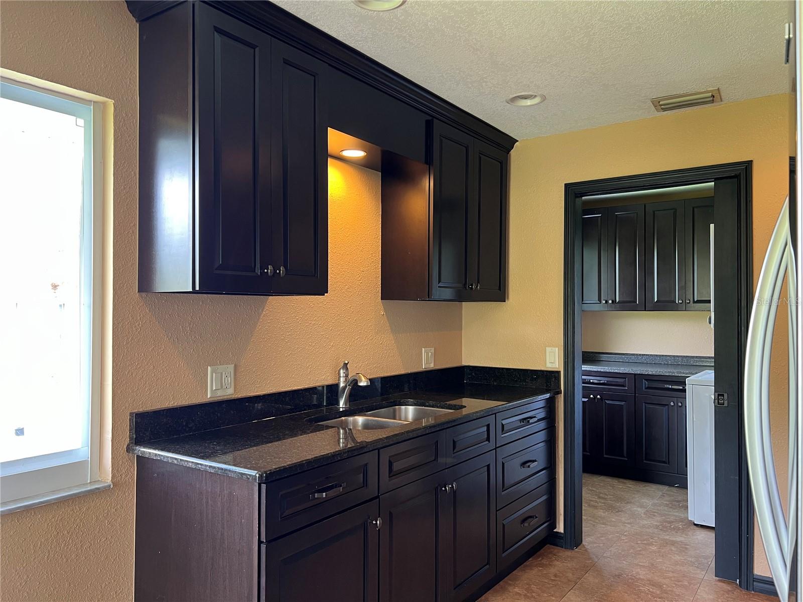Image 8 of 27 For 22481 Westchester Boulevard B27