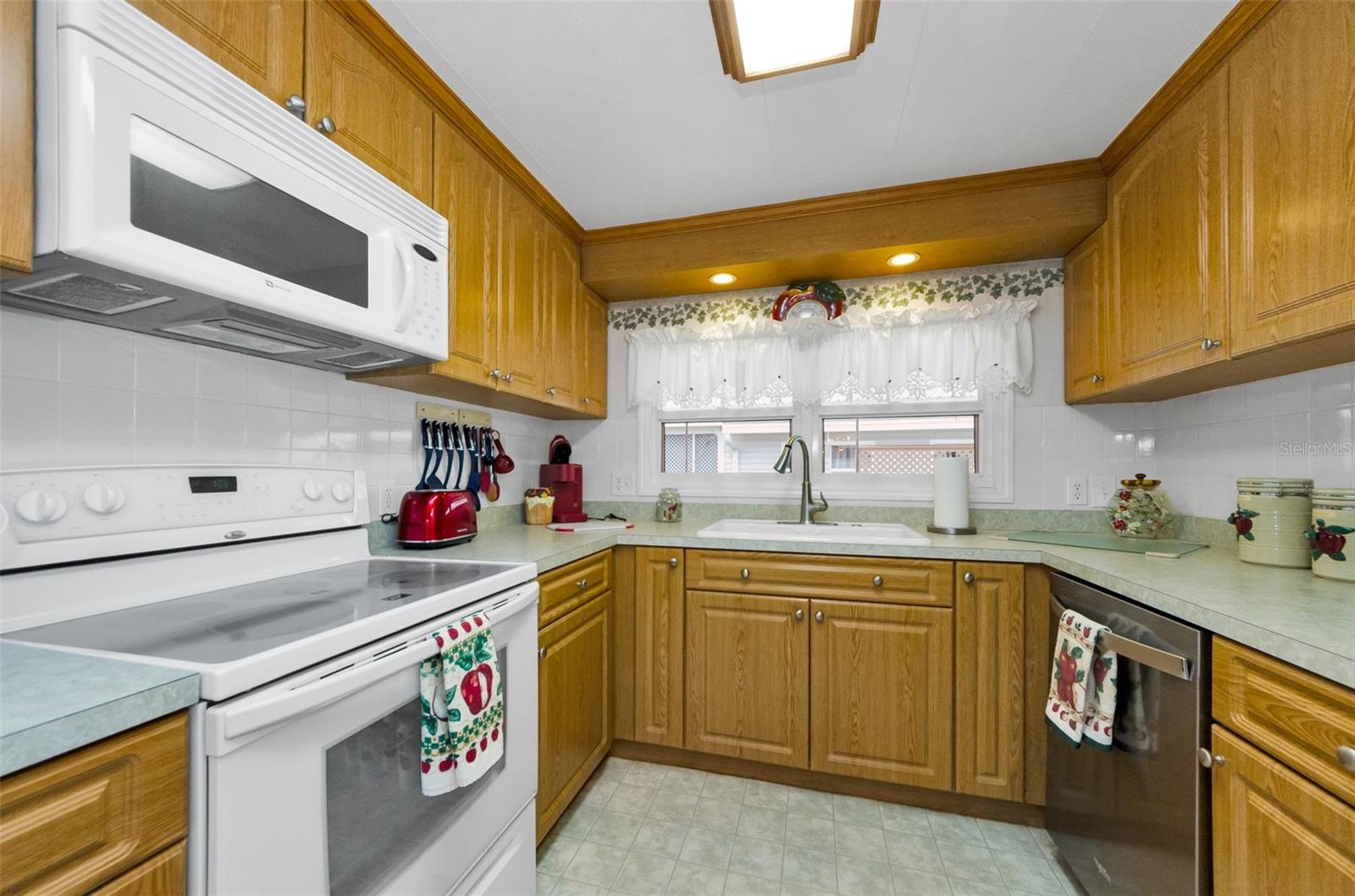 Image 21 of 45 For 10527 Tahitian Lane 111
