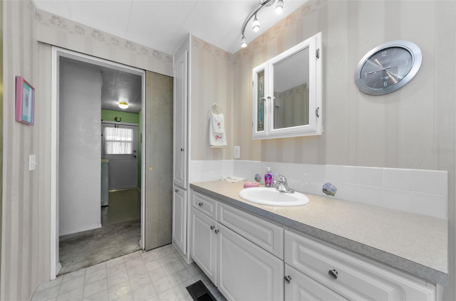 Image 33 of 45 For 10527 Tahitian Lane 111