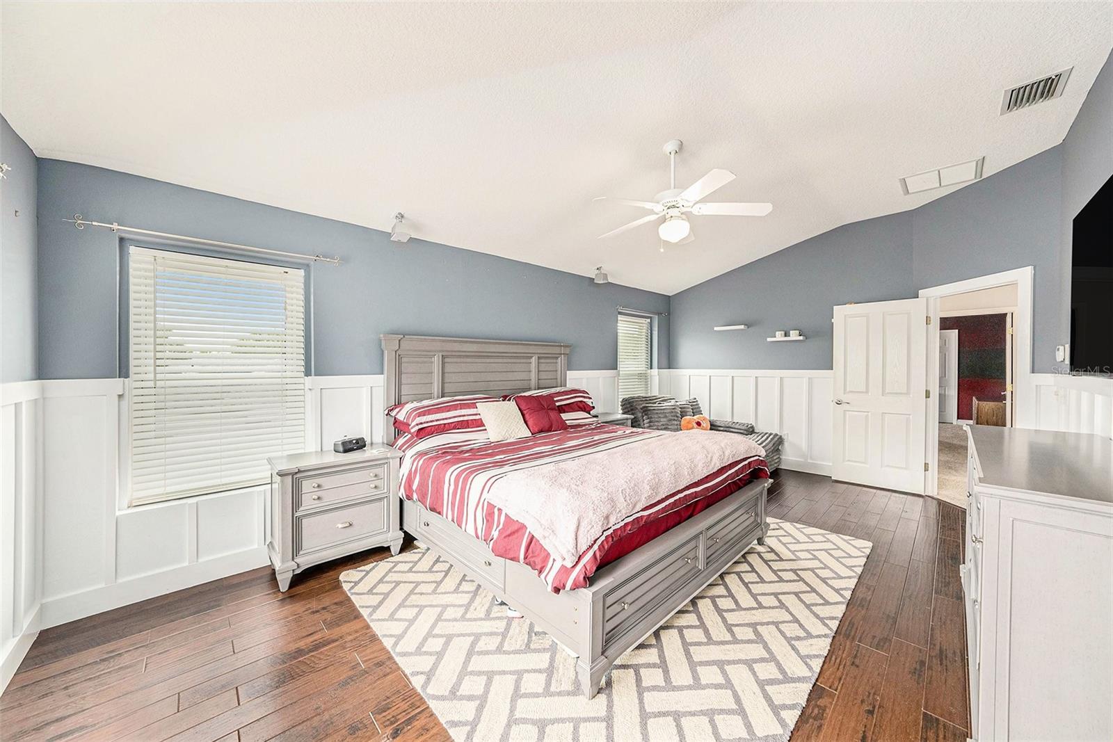 Listing photo id 13 for 31307 Chatterly Drive